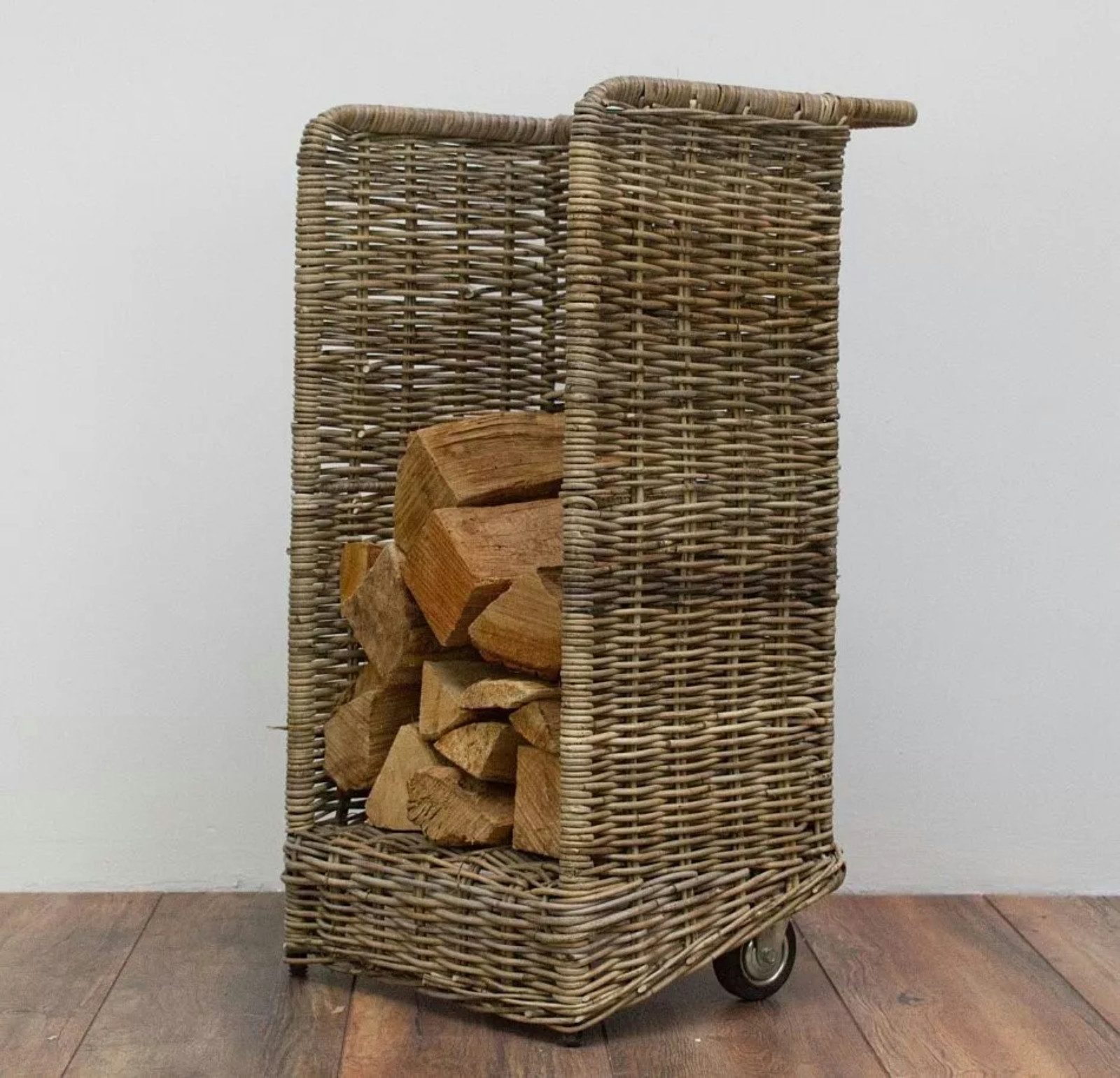 Van der Leeden Kaminholzkorb Kaminholzwagen Rollen 90x45 cm Rattan Handmade günstig online kaufen