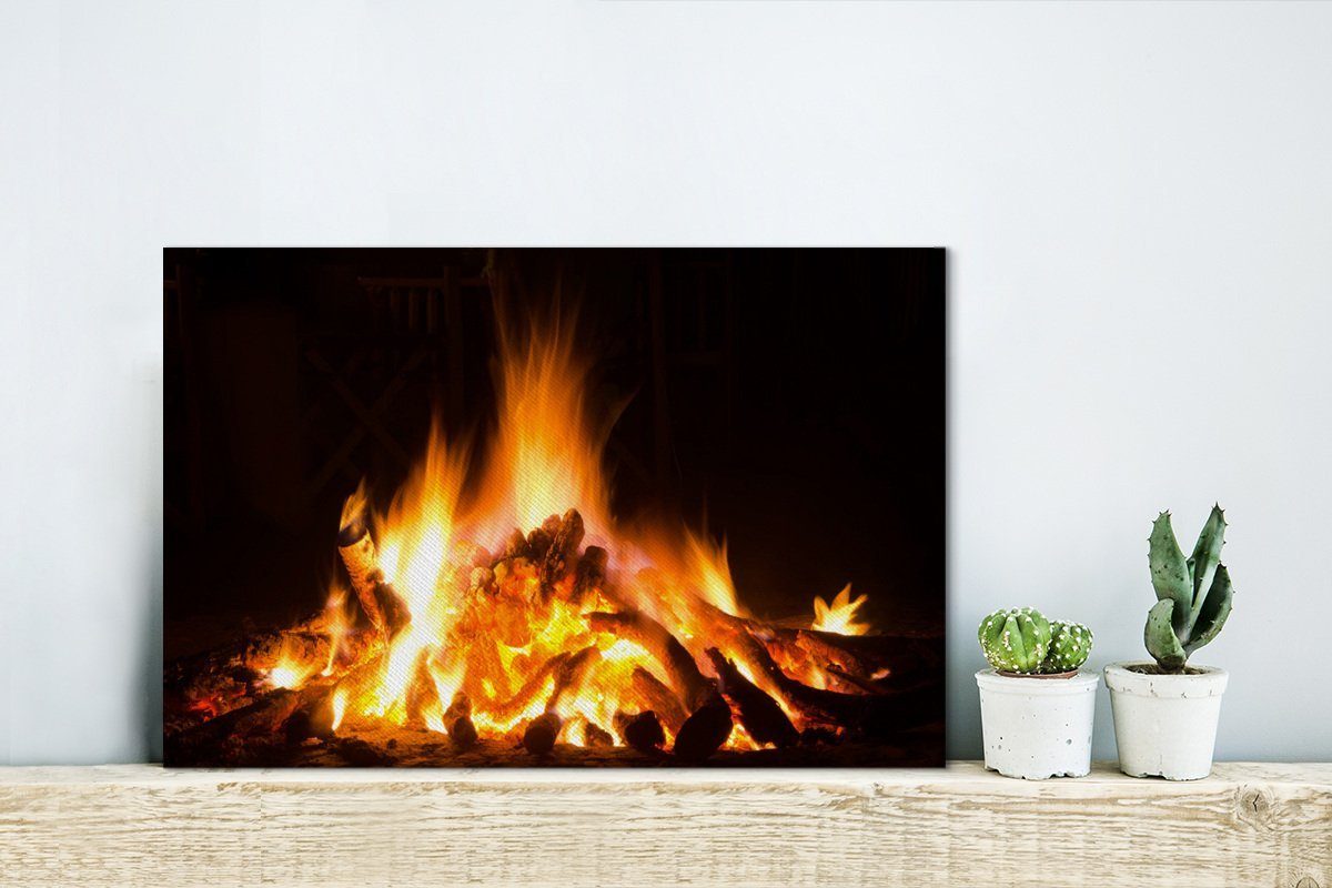 OneMillionCanvasses® Leinwandbild Kamin vor schwarzem Hintergrund, Fotodruc günstig online kaufen