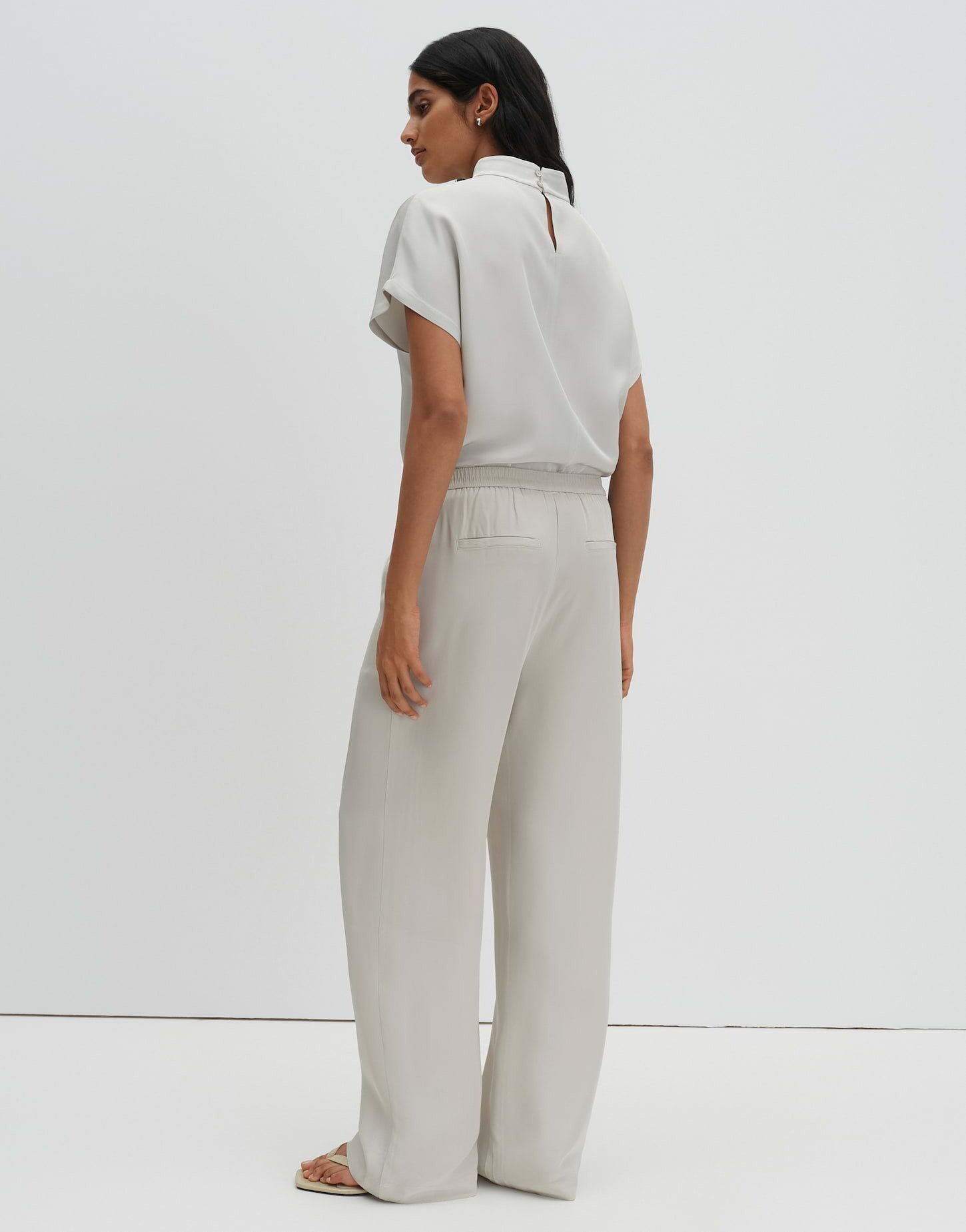 someday Stoffhose Cevil flow Mid Rise, elastischer Bund mit Bügelfalten