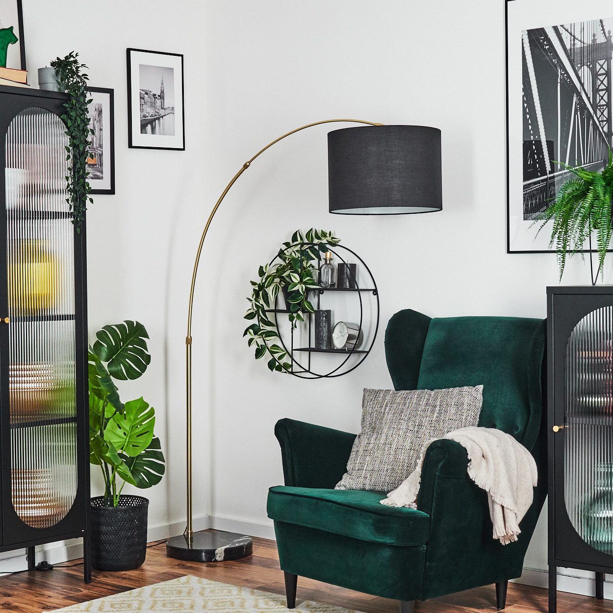 hofstein Bogenlampe Stehlampe mit Marmorfuß aus Metall/Stoff in Schwarz/Messing/Weiß, verstellbare Stehleuchte im modernen Design, Ø 40 cm, Fußschalter, E27