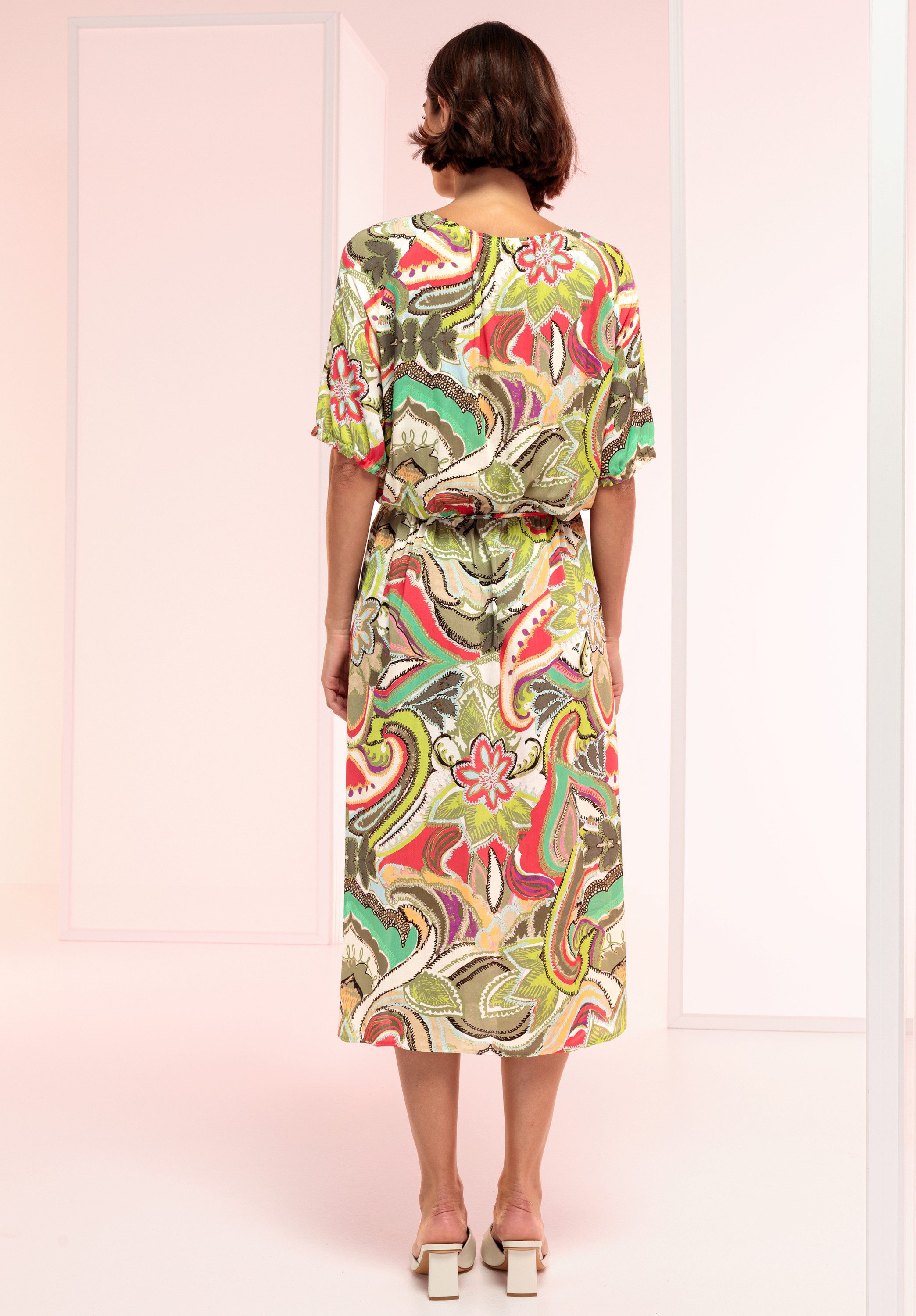 bianca Druckkleid ROSLYN aus modernem Allover-Print in Trendfarben