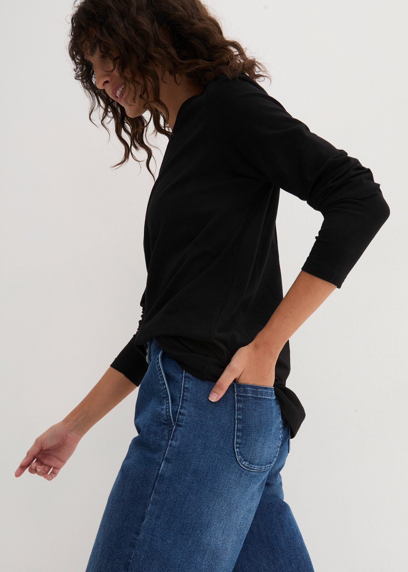 bonprix Langarmshirt mit Rundhalsausschnitt und dekorativer Rückennaht günstig online kaufen