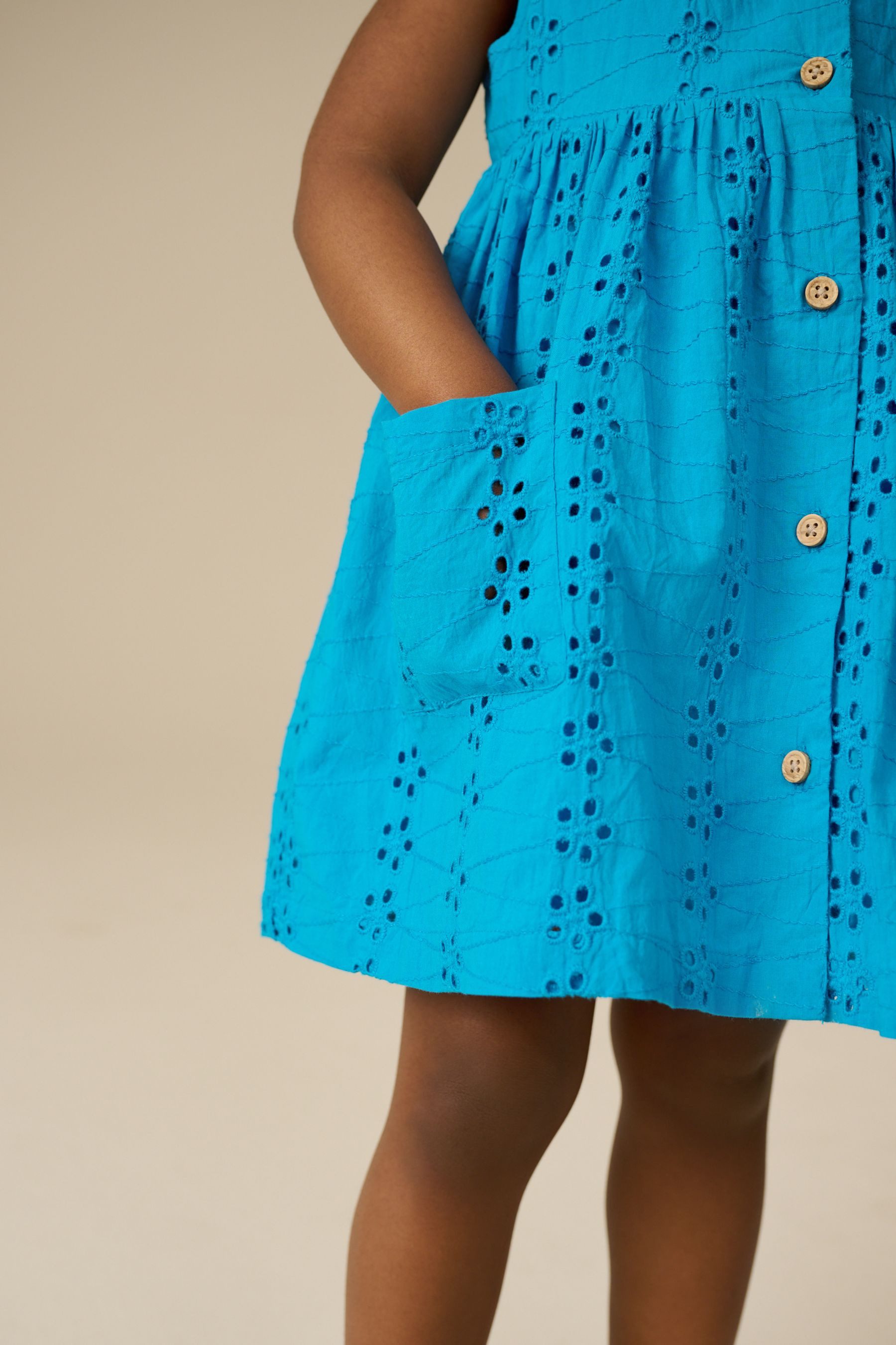 Next Sommerkleid Ärmelloses Kleid aus 100 % Baumwolle mit Tasche (1-tlg)