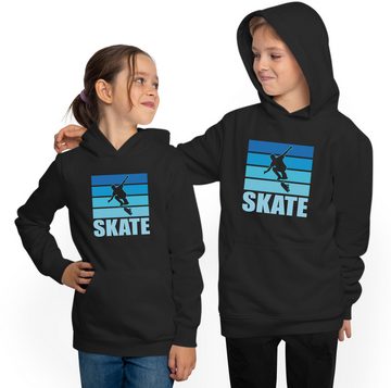 MyDesign24 Hoodie Kinder Kapuzensweater - Springender Skater vor blauem Grund Kapuzenpulli mit Aufdruck, i549