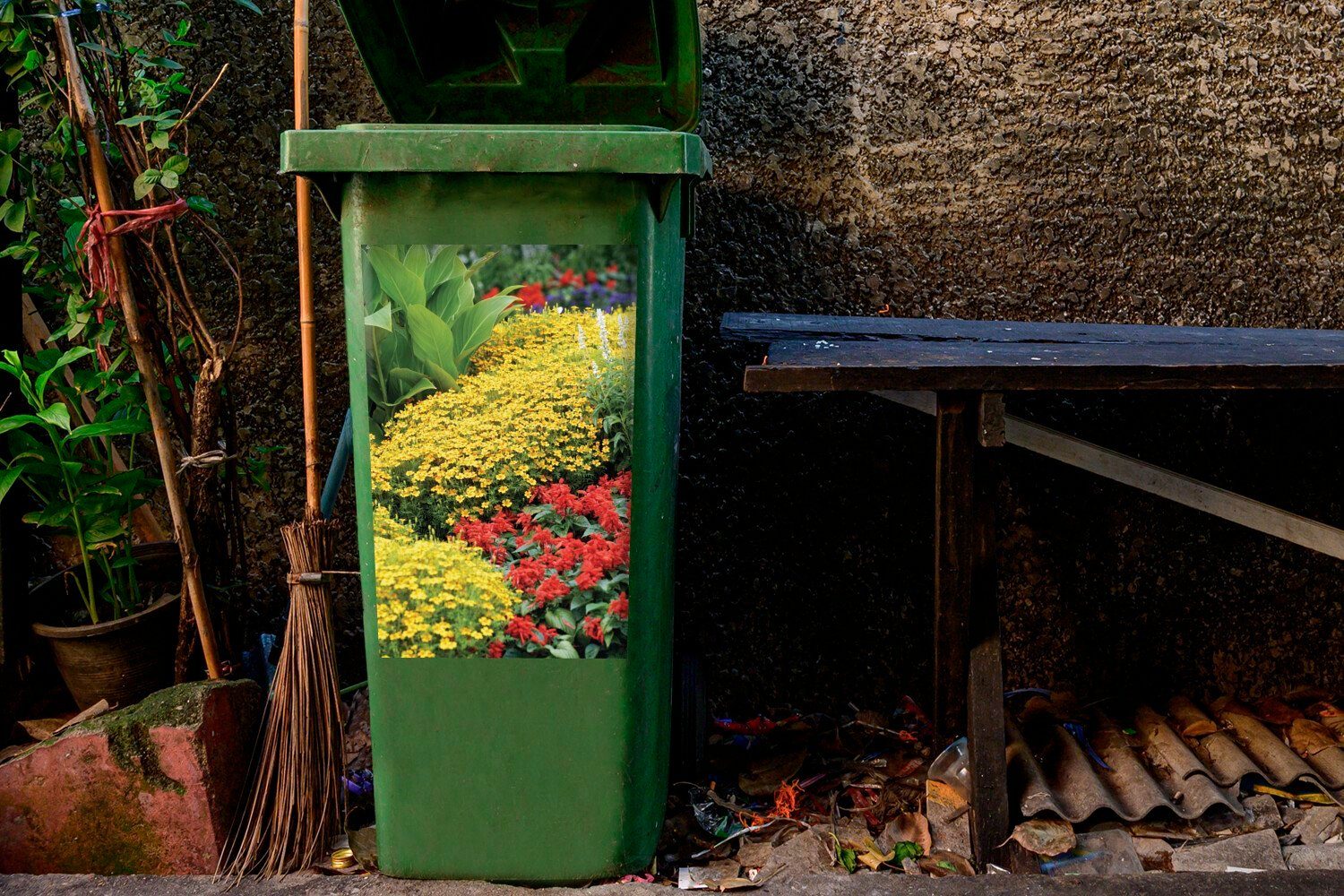 (1 MuchoWow Garten Sticker, Container, Abfalbehälter Mülltonne, Bunte Mülleimer-aufkleber, einem Canna-Blüten in Wandsticker St),