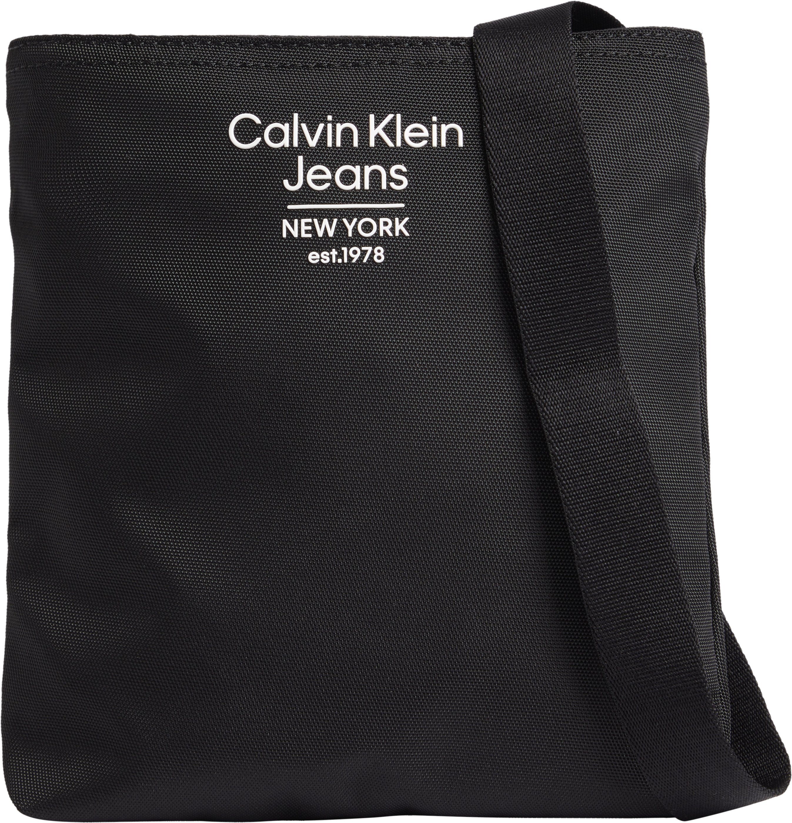 EST, Format SPORT Klein FLATPACK18 Umhängetasche praktischem Calvin Jeans im ESSENTIALS