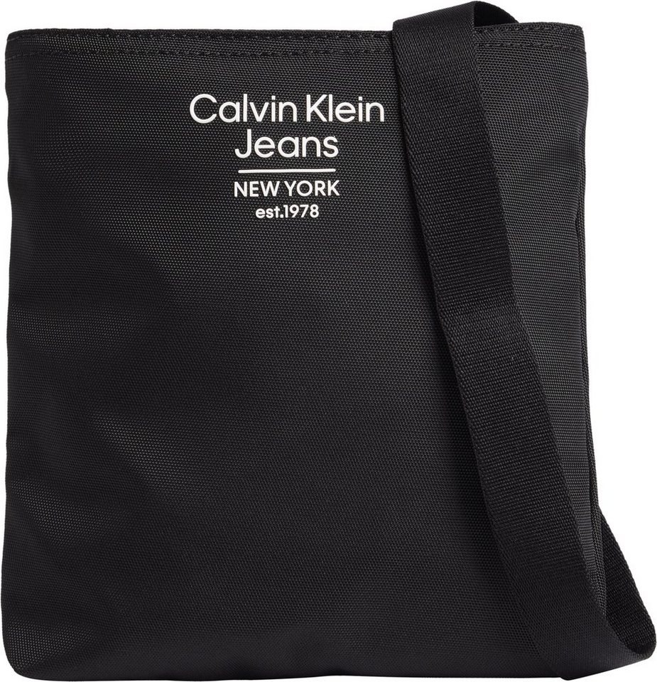 Calvin Klein Jeans Umhängetasche SPORT ESSENTIALS FLATPACK18 EST, im  praktischem Format