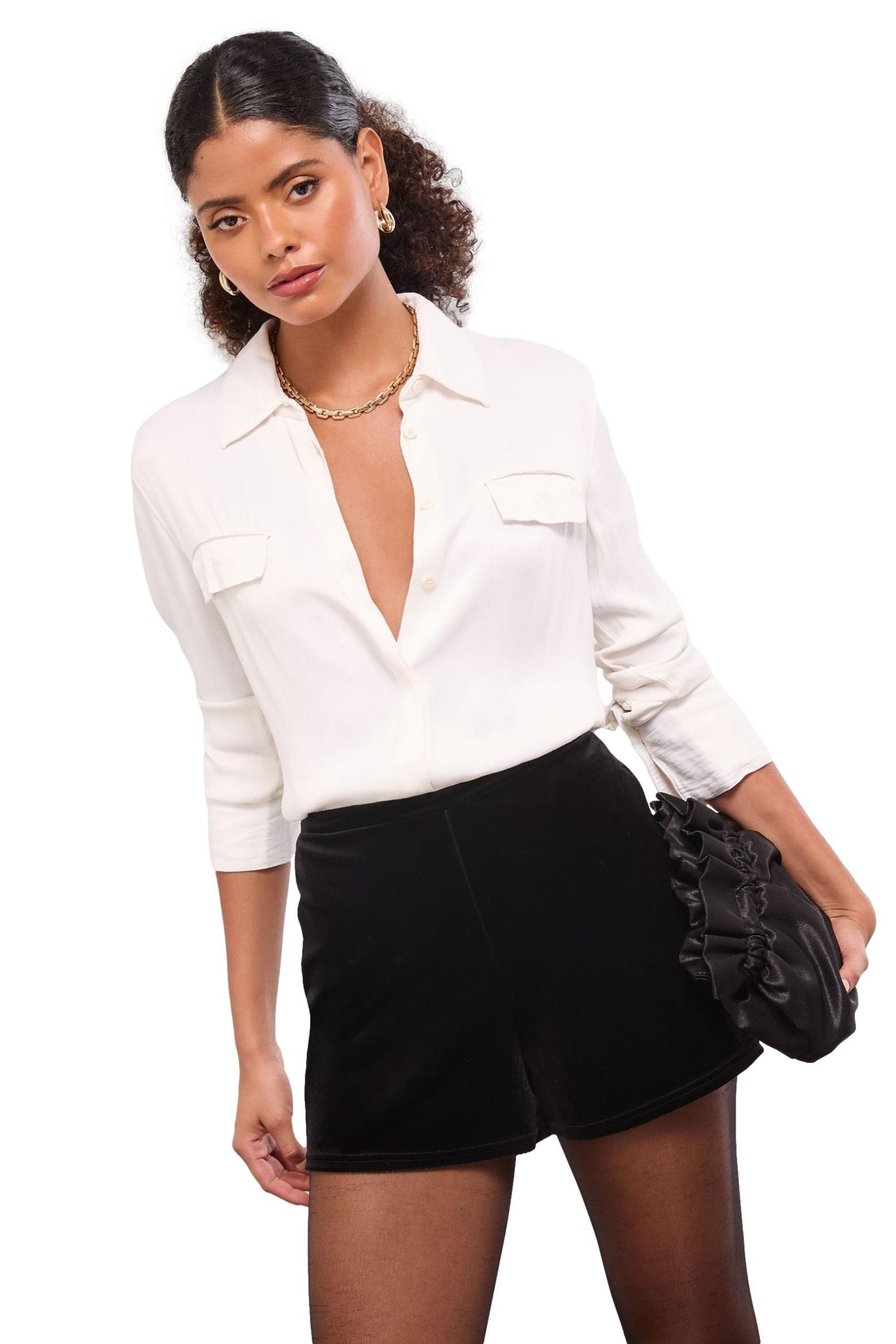 Shorts Lipsy Shorts, Regular Fit
