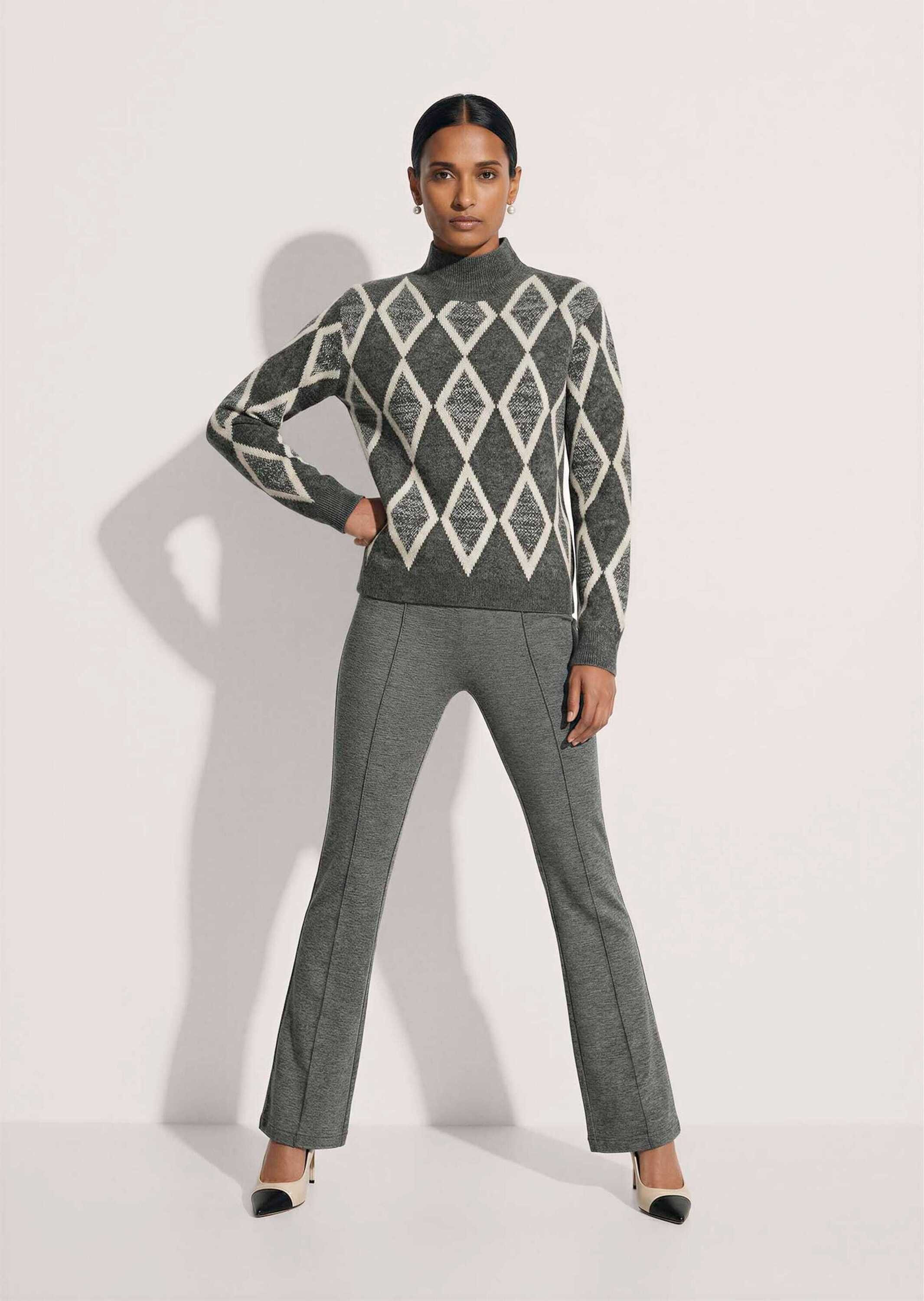 MADELEINE Strickpullover Rauten-Pullover mit Glanzgarn Stehkragen, überlappende Schultern & Rauten-Jacquard