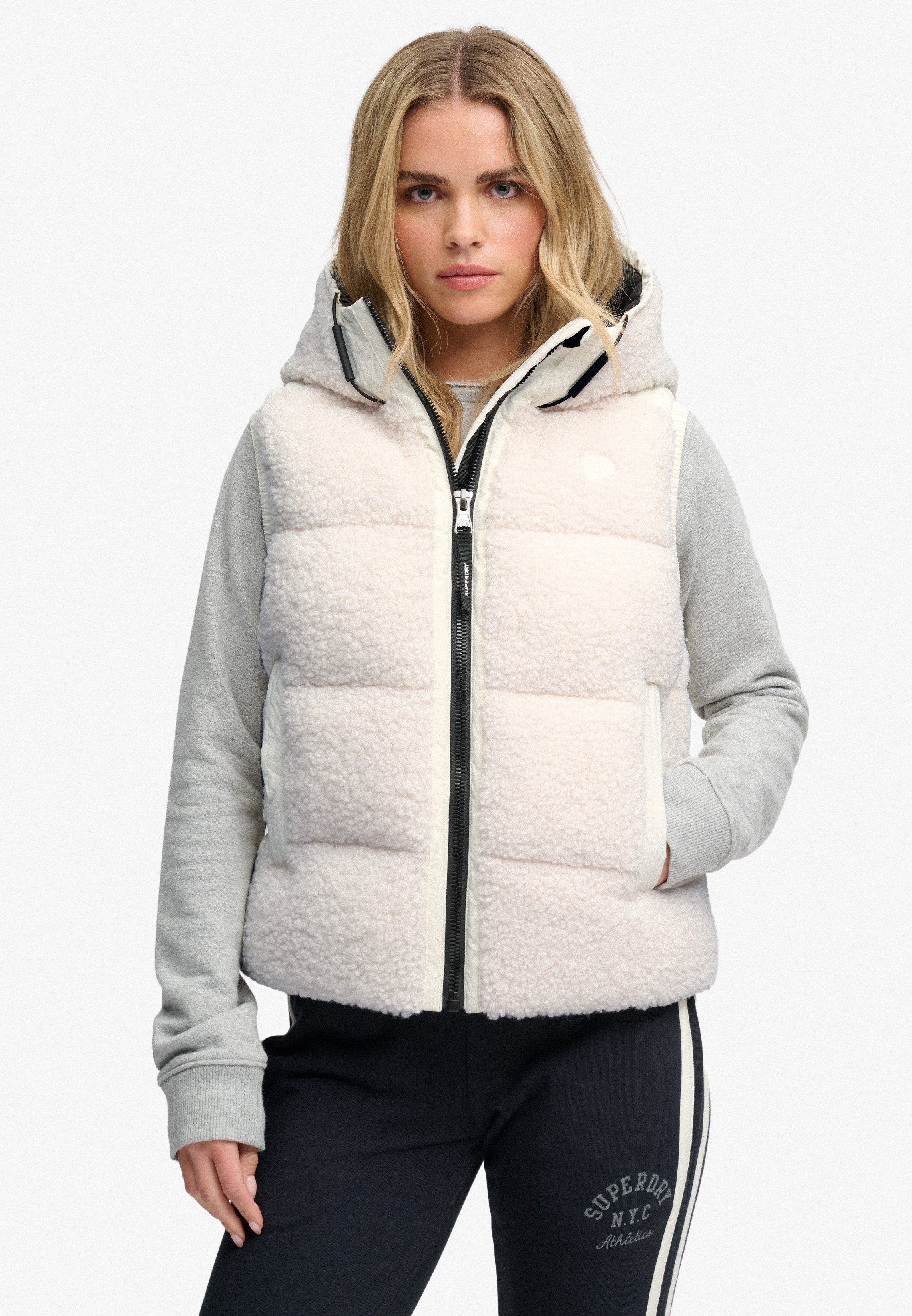 Superdry Steppweste BORG BAFFLE GILET Kunstfaser, straight fit, außen mit Teddyfell