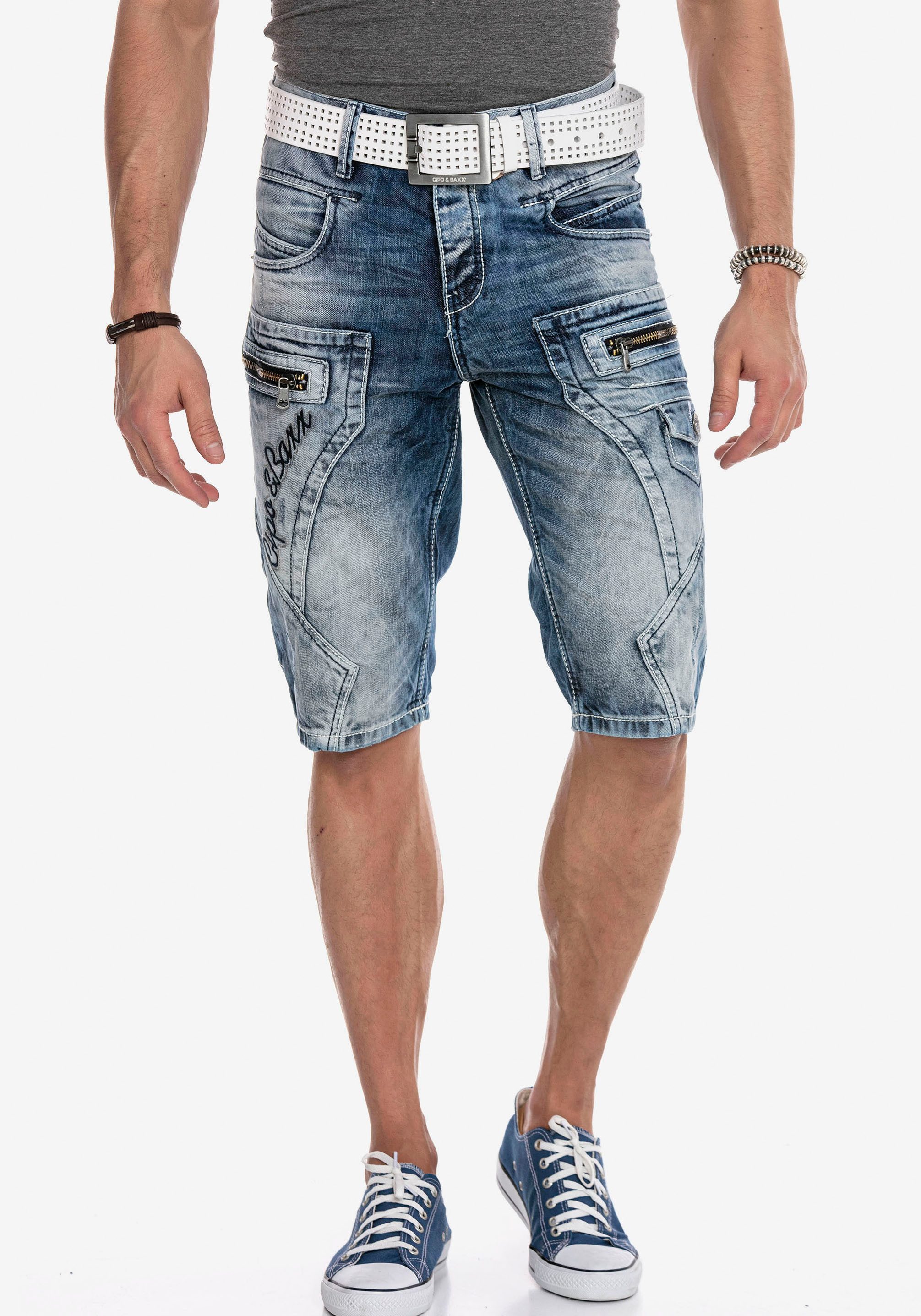 Cipo & Baxx Caprijeans mit Logo günstig online kaufen
