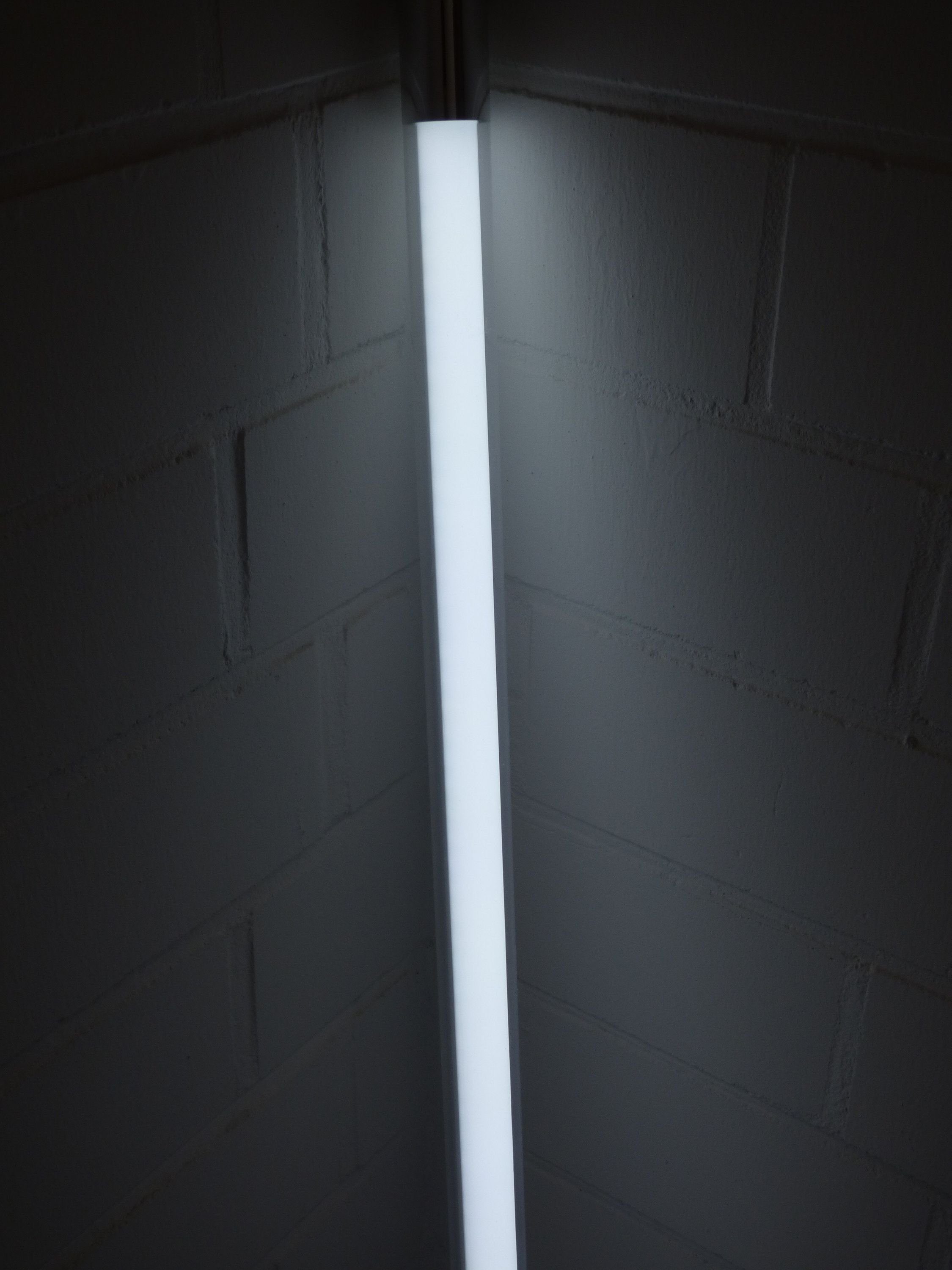 XENON LED Wandleuchte LED Leuchtstab 10 Watt kalt weiß 900 Lumen 63 cm IP-20 Innen, LED Rohre ca. 50% Stromersparnis gegenüber Leuchtstoffröhre, Xenon / Kalt Weiß