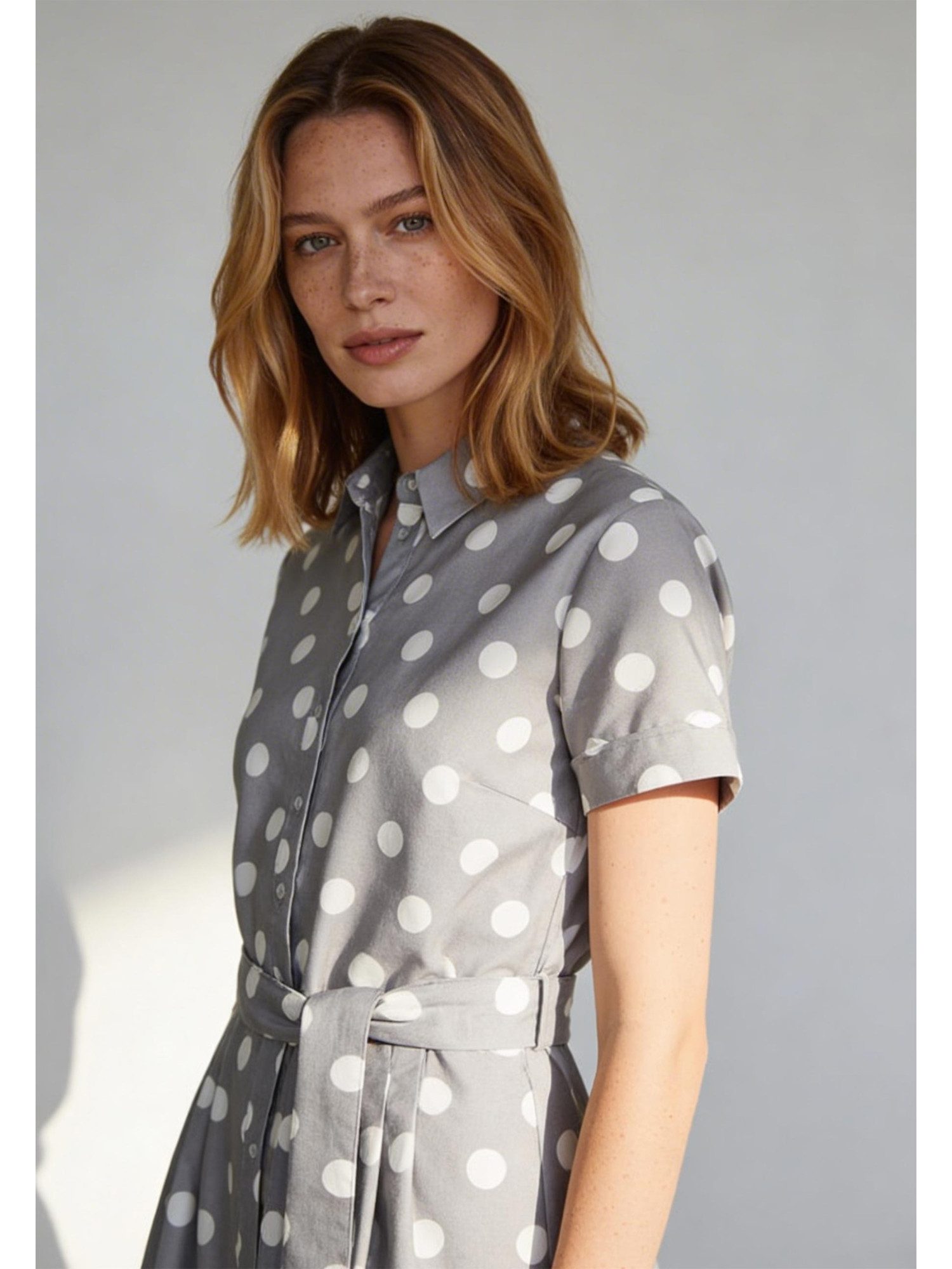 MORE&MORE Blusenkleid feminines, gepunktetes Midikleid