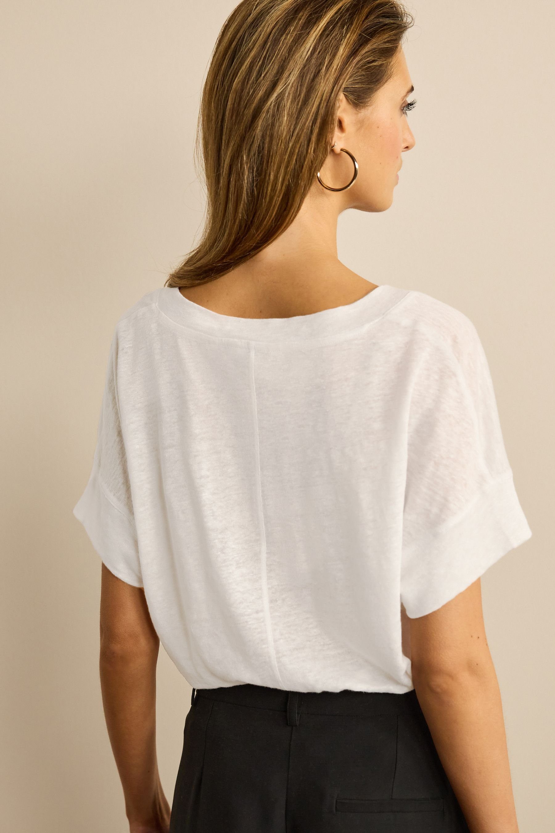 White (1-tlg) Next mit V-Ausschnitt Hochwertiges aus T-Shirt T-Shirt Leinen