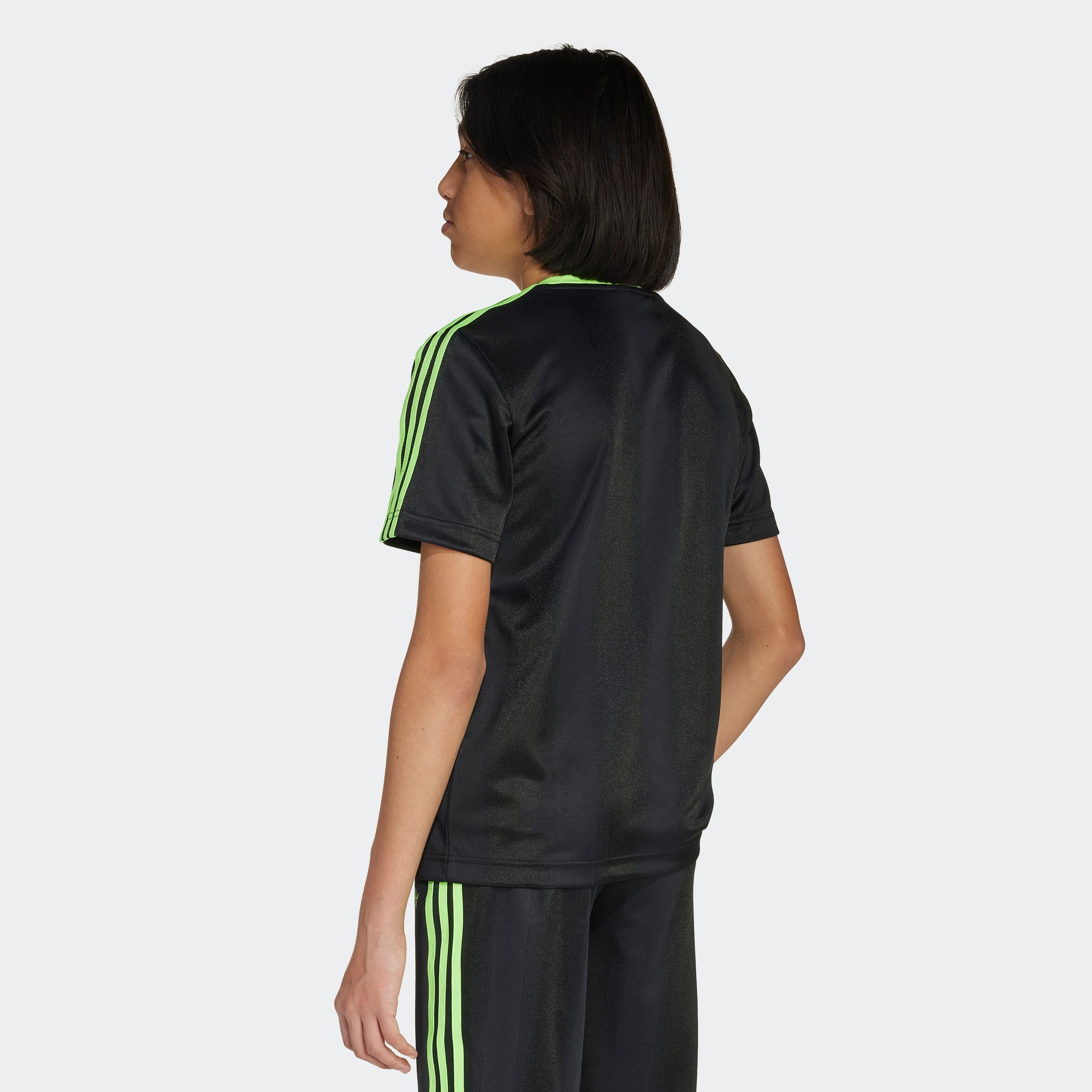 adidas Originals T-Shirt JACQUARD KIDS sportlicher Stil, lockere Passform, für Kinder und Teens