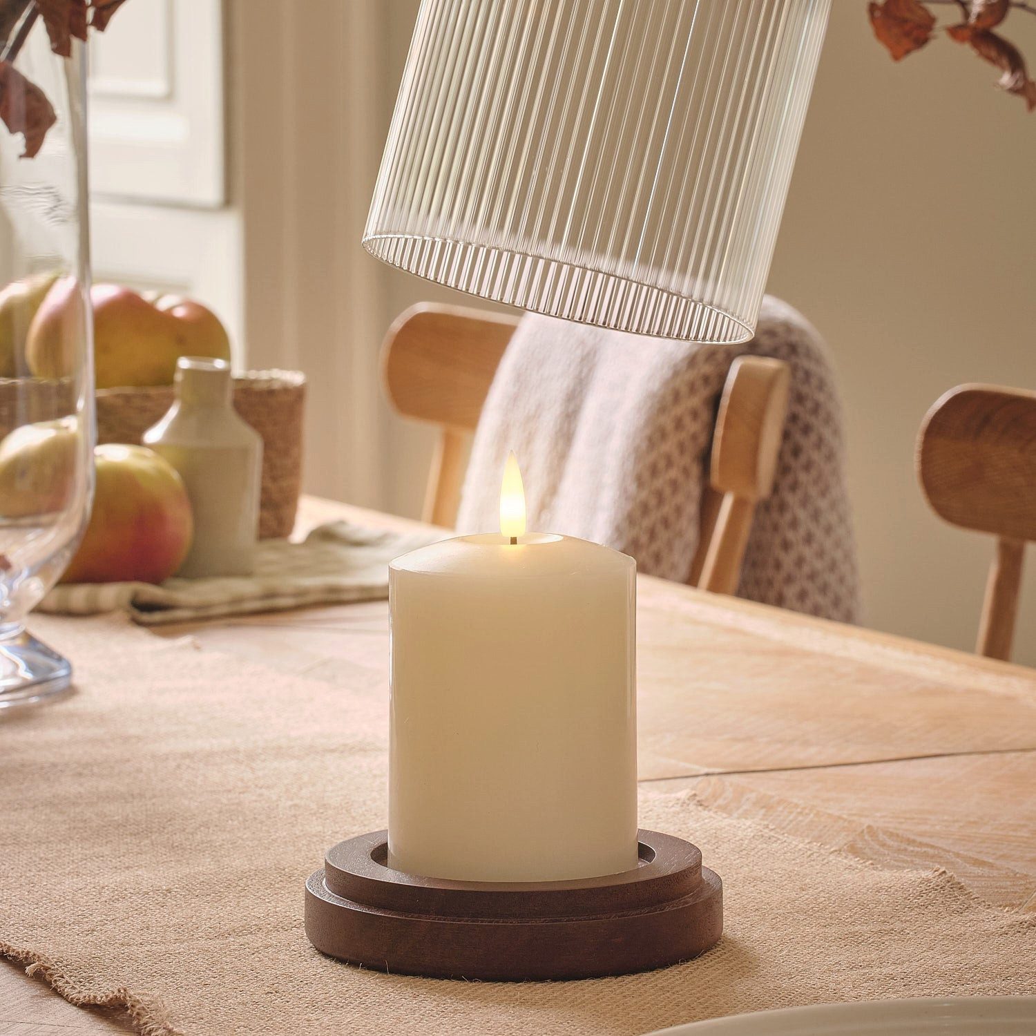 Lights4fun LED Dekolicht TruGlow® LED-Windlicht mit Kerze & Fernbedienung in Warmweiß