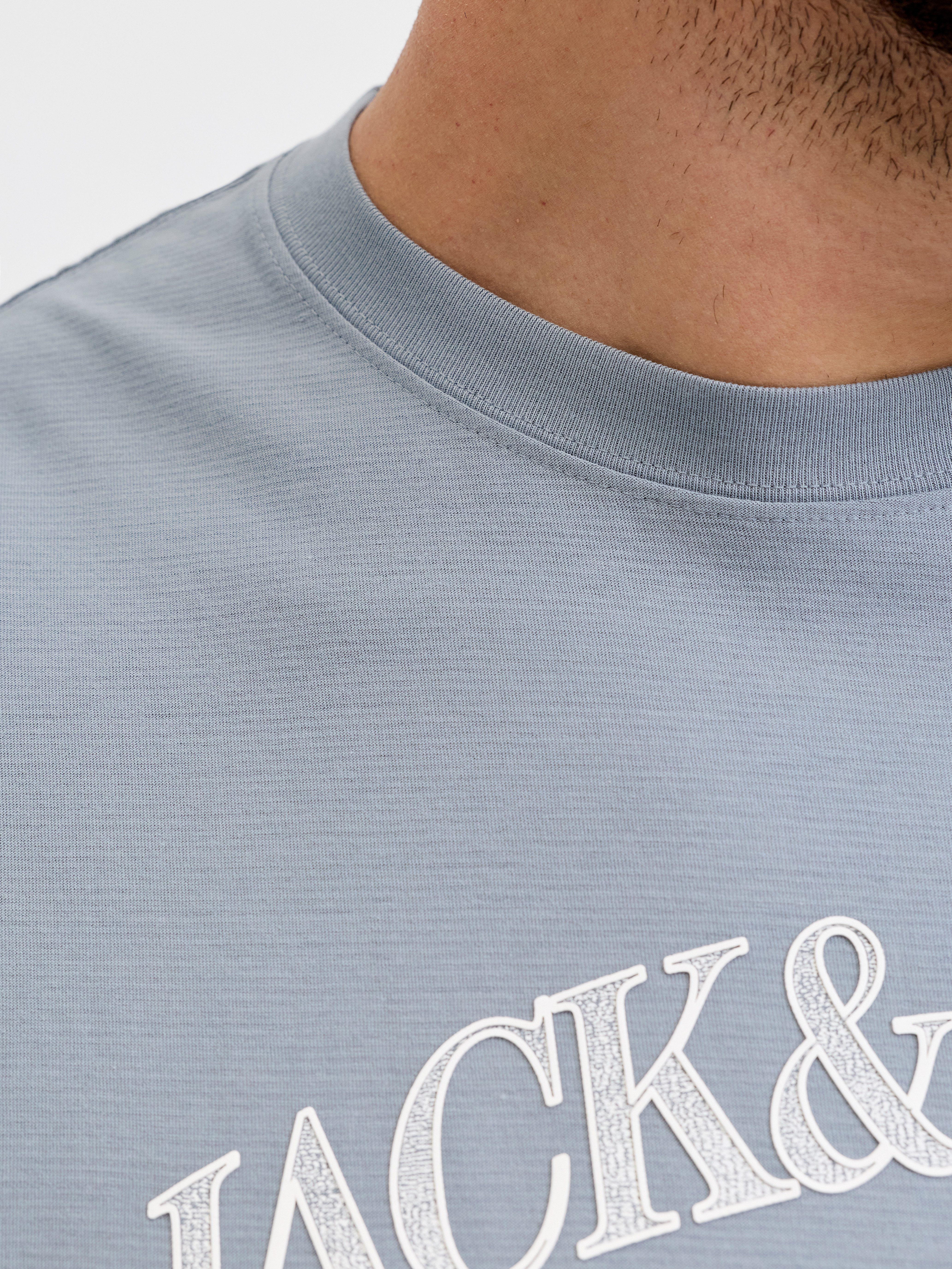 Jack & Jones PlusSize T-Shirt JORCASSIS BRANDING TEE SS CREW NECK PLS mit Logo Schriftzug