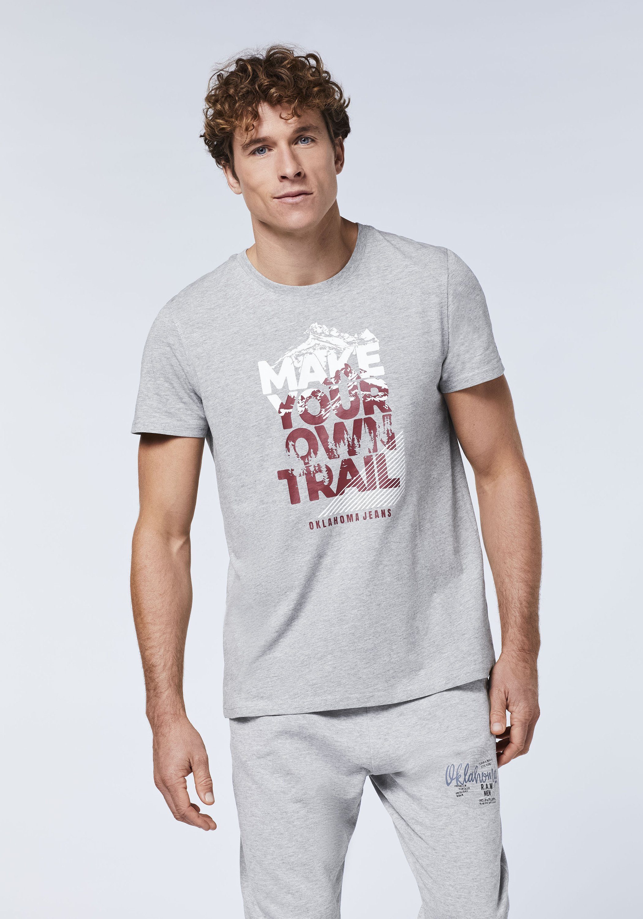 Mountain-Look im 17-4402M Print-Shirt Oklahoma Schriftzug Neutral Gray Jeans mit Melange
