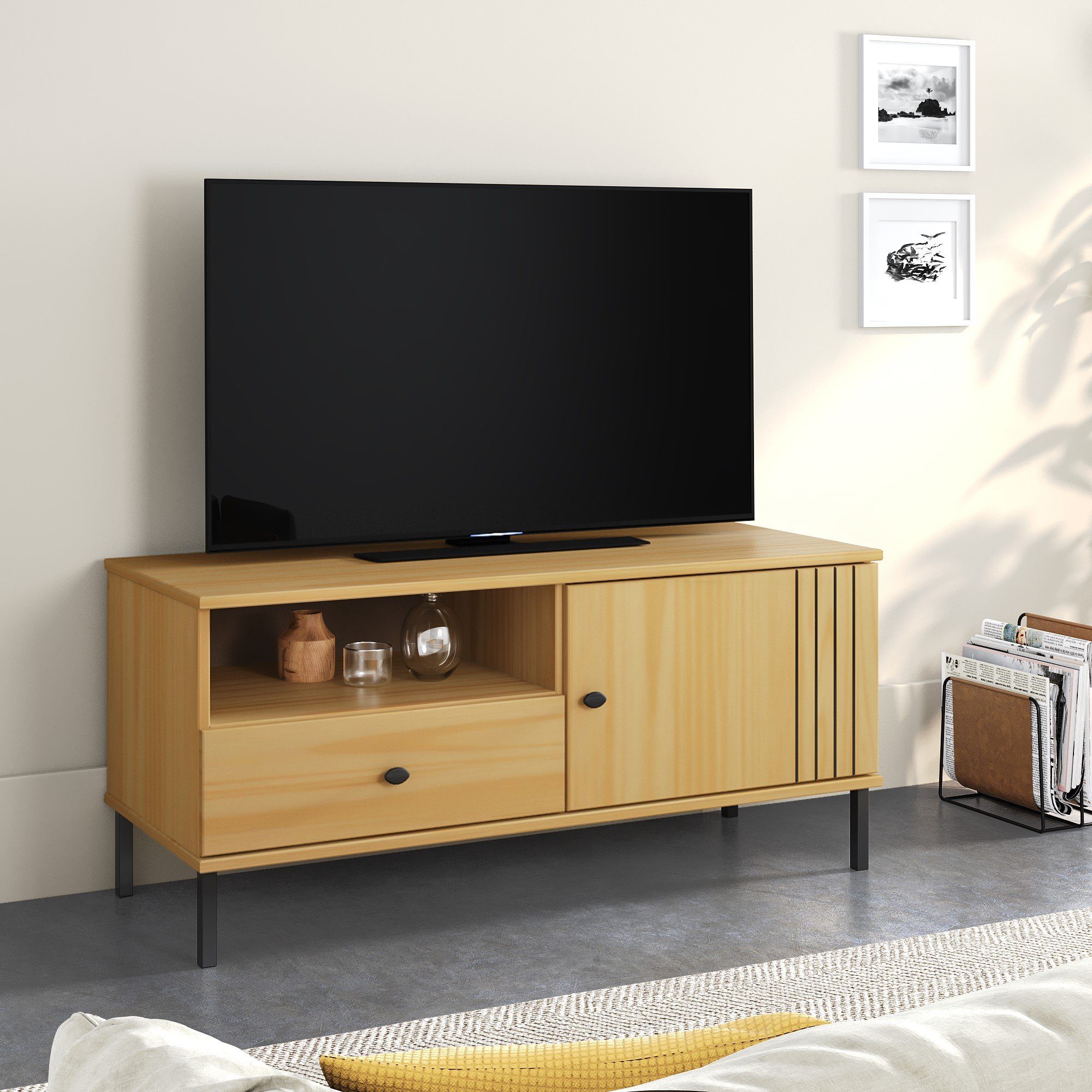 Woodroom TV-Board Sevilla (mit Schublade und offenem Fach, Kiefer eichefarbig lackiert, 105x47x40 cm), Modernes TV-Lowboard, Fernsehschrank, Tv-Schrank