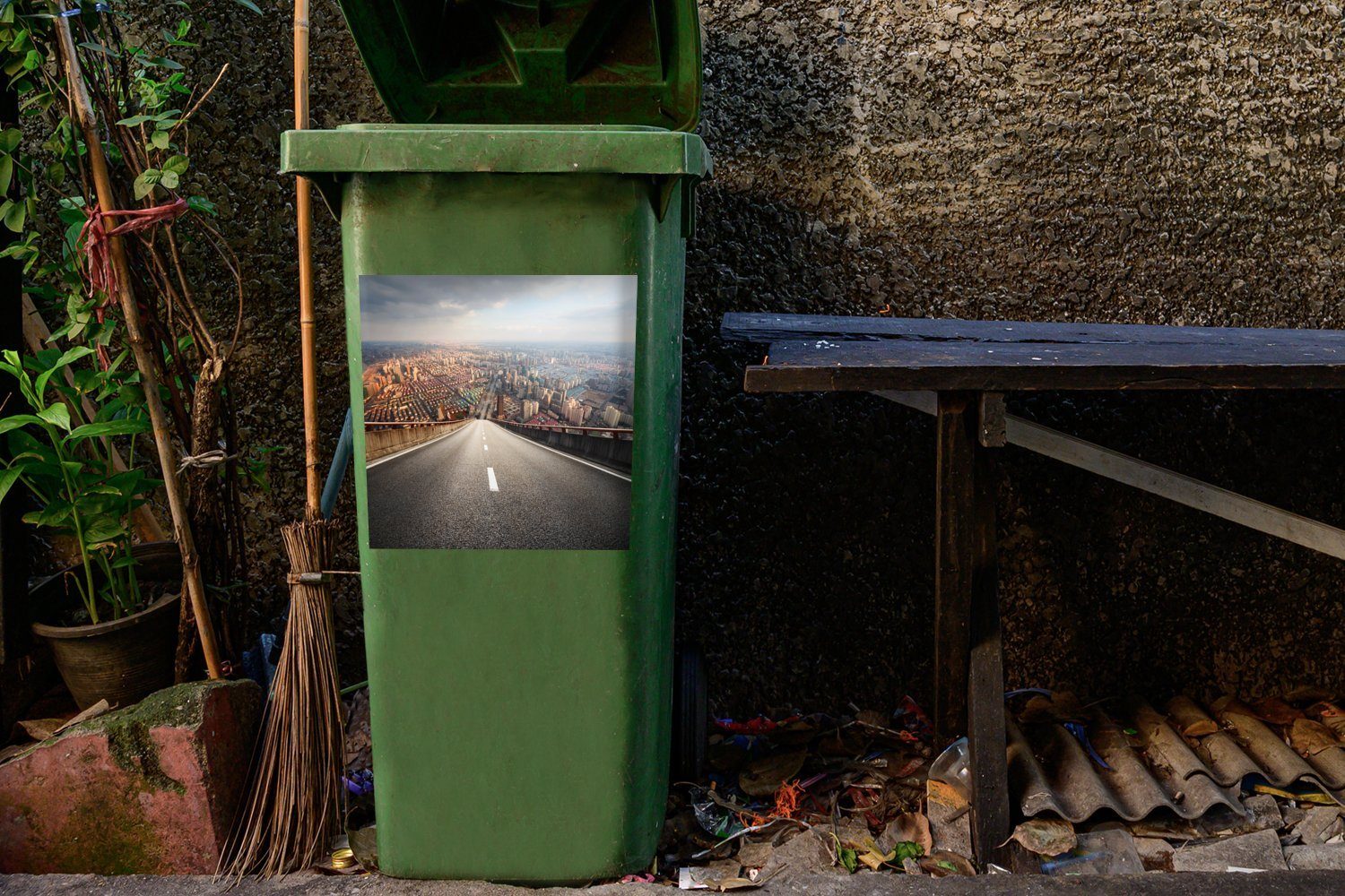 China auf Stadt St), die Abfalbehälter Container, Brücke MuchoWow Blick mit Wandsticker Sticker, (1 Mülltonne, in Mülleimer-aufkleber, Eine