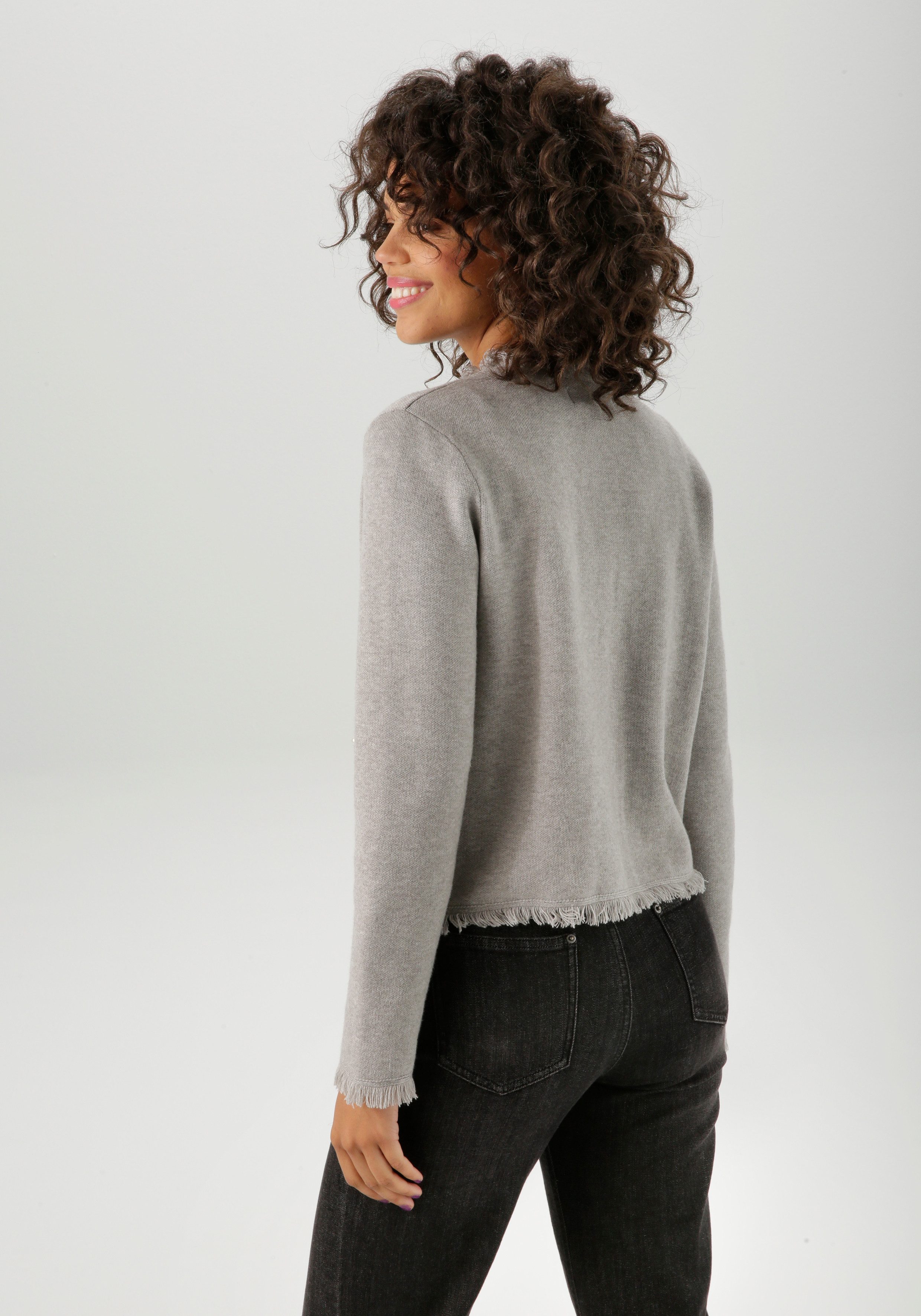 Aniston CASUAL Strickjacke, aufwändig mit Franzen verziert günstig online kaufen