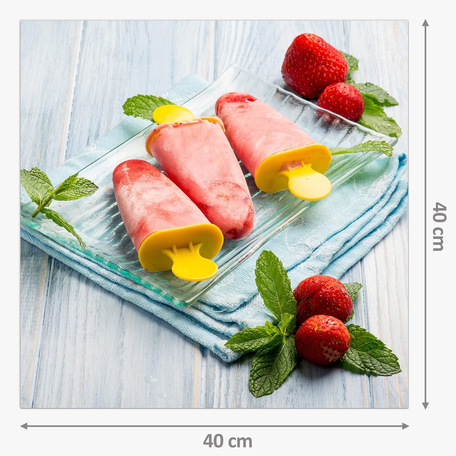 Primedeco Küchenrückwand Küchenrückwand Motiv Glas mit Eis Erdbeer Spritzschutz