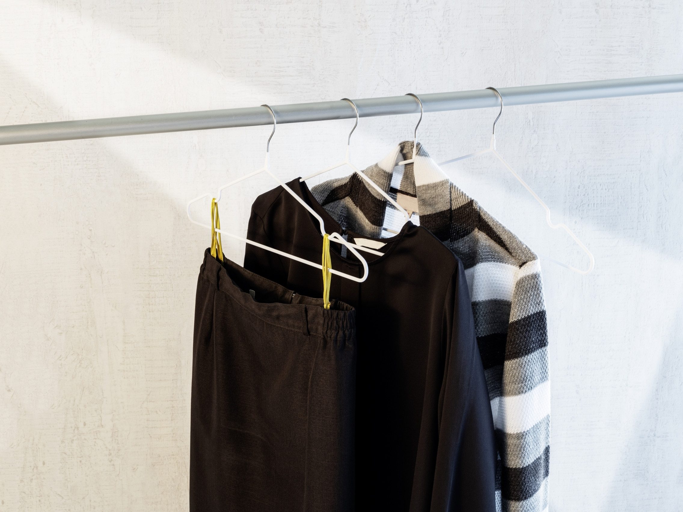 WENKO Kleiderbügel Modell Sascha, (Set, 20-tlg), rutschfeste Beschichtung, schmales Design