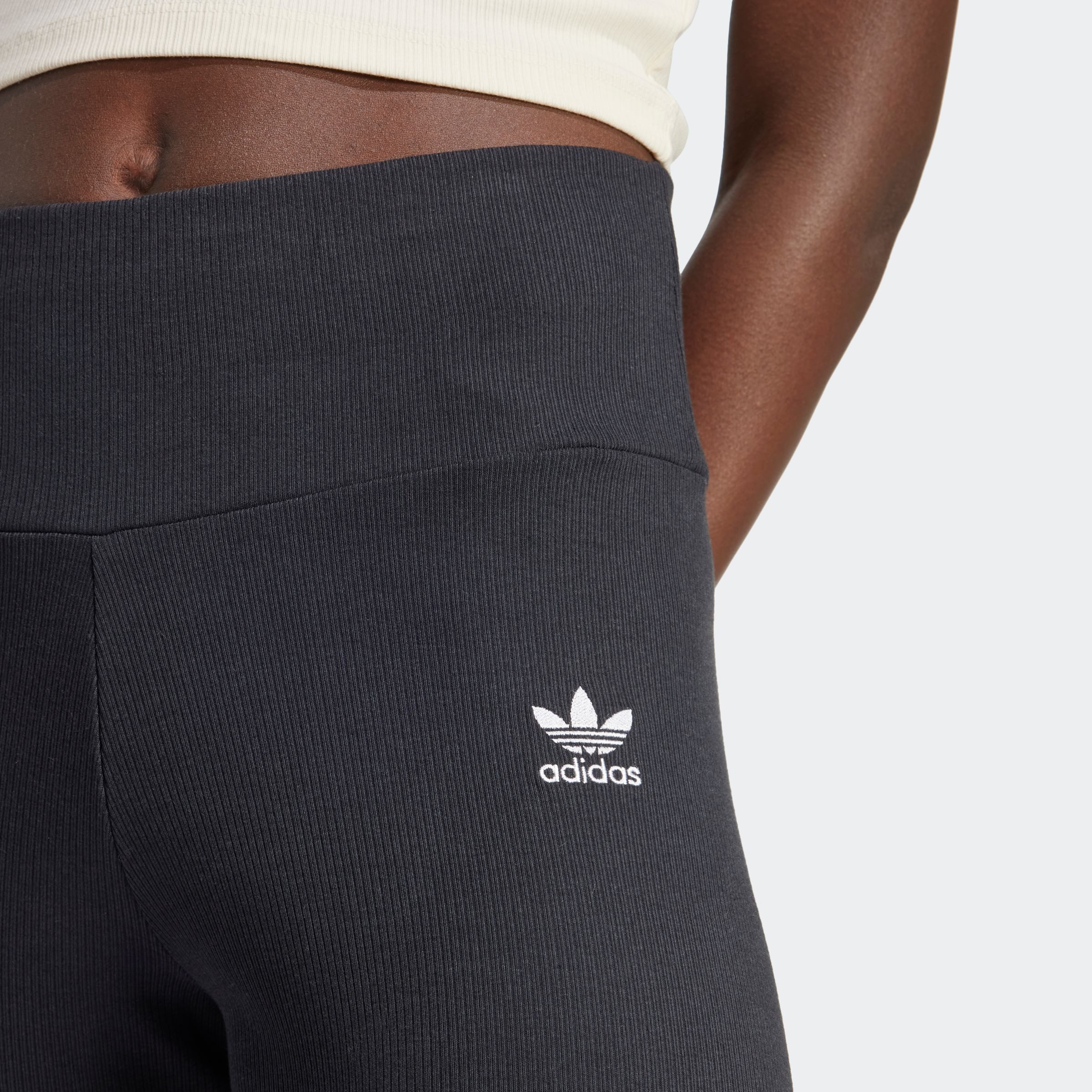 adidas Originals Leggings ESSENTIALS HIGH-WAIST weiches und stretchiges Material, hoher Bund, ohne Verschluss