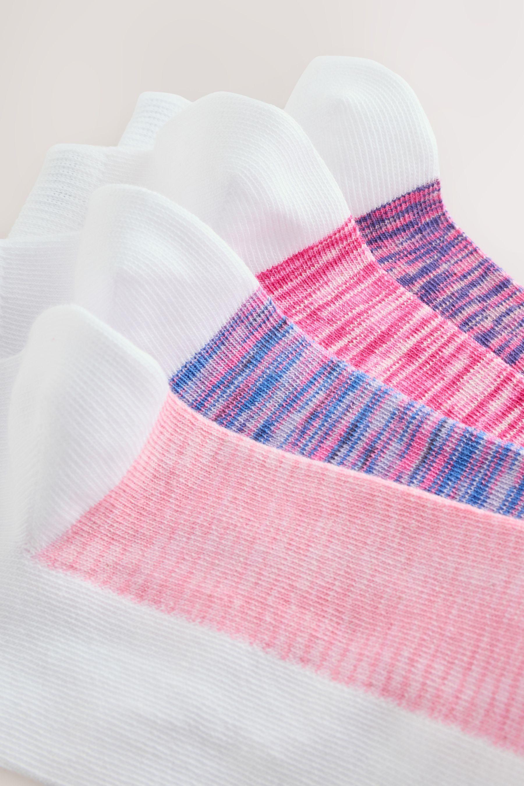 Next Basicsocken Sneaker-Socken mit Fußbett, 4er-Pack (1-Paar)