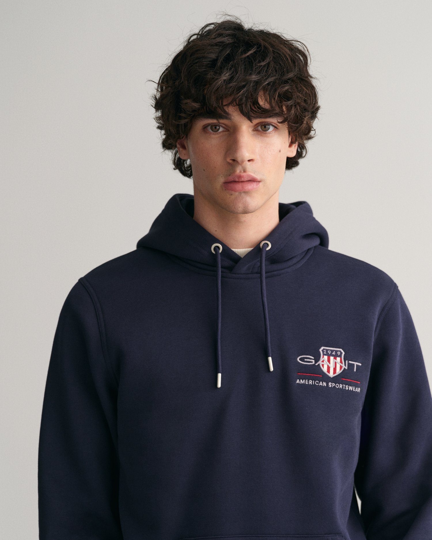 Hoodie REG ARCHIVE BLUE EVENING SHIELD MEDIUM HOODIE Gant