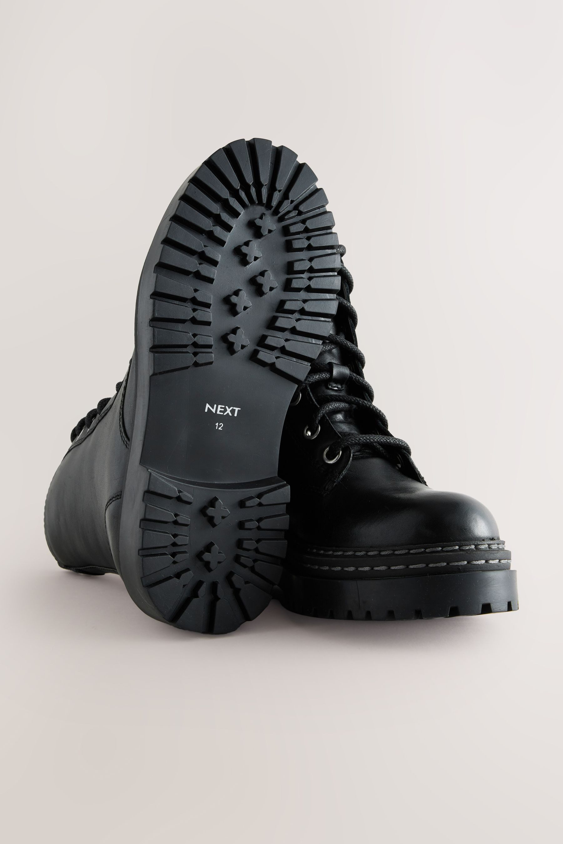 Next Markanter Stiefel mit Schnürung Schnürstiefelette – Bild 4 von 4