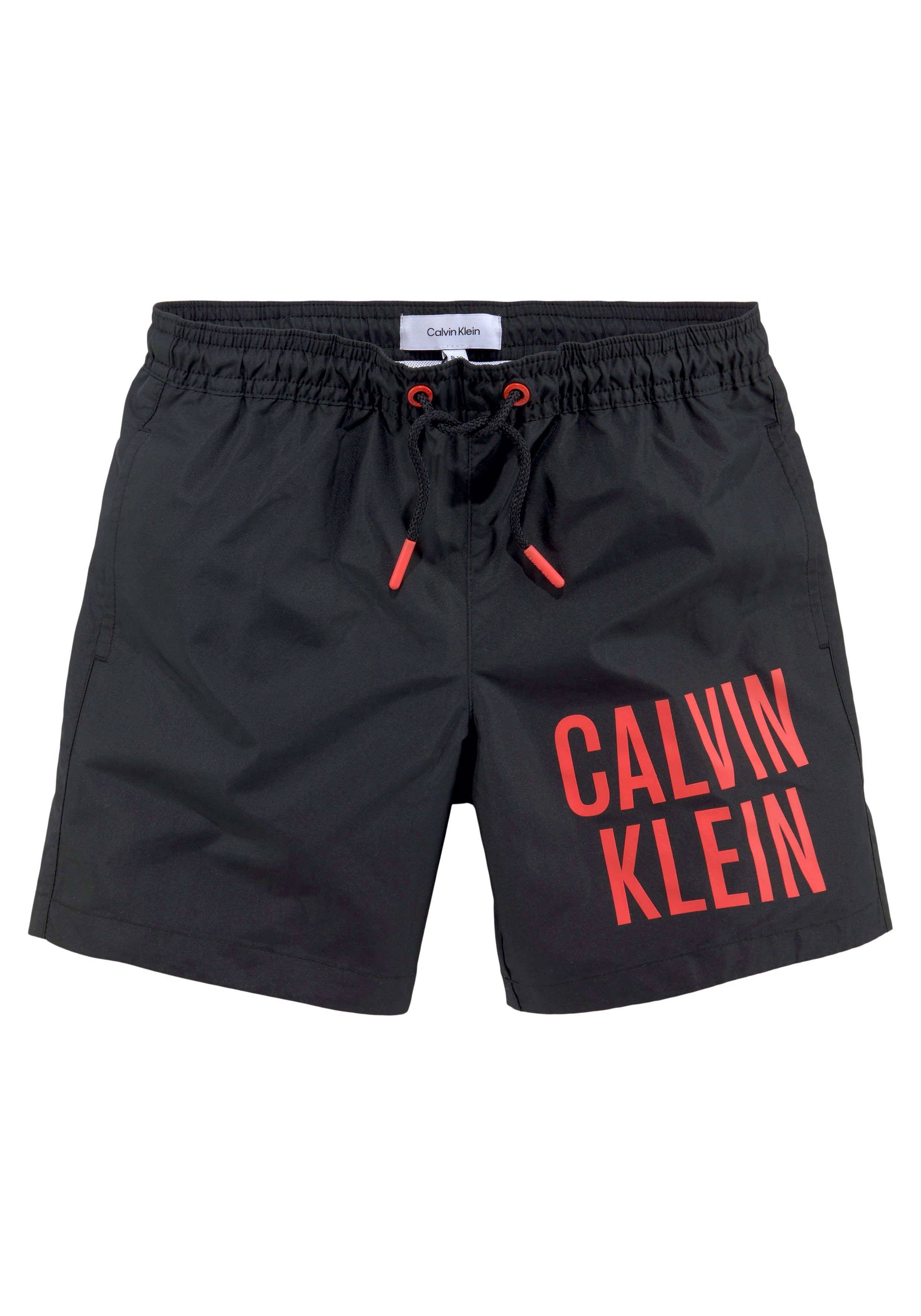 Calvin Swimwear DRAWSTRING MEDIUM Klein Badeshorts Calvin Schriftzug Klein Pvh-Black mit