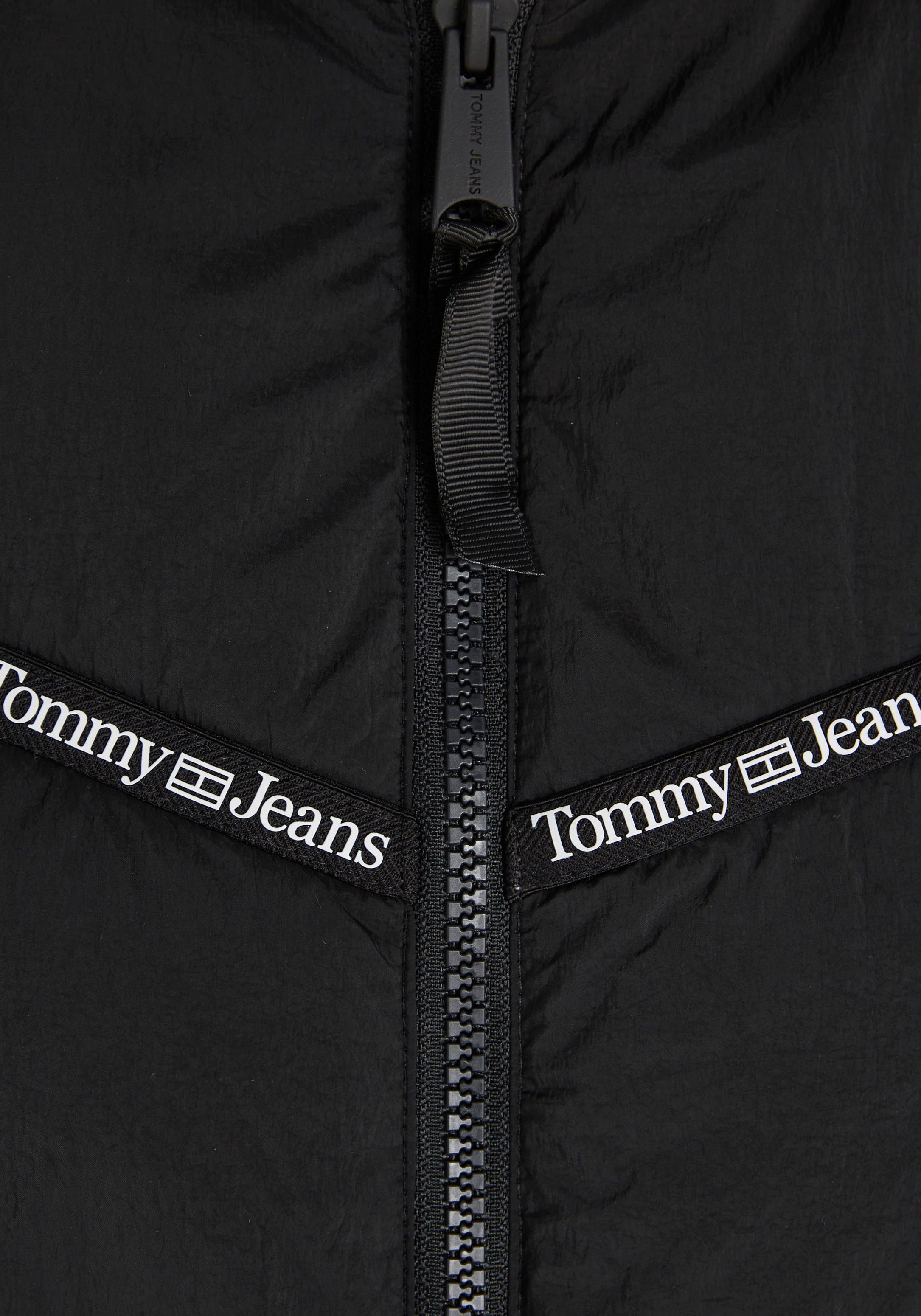 Tommy Jeans Steppjacke mit schwarz dezenten Logotapes