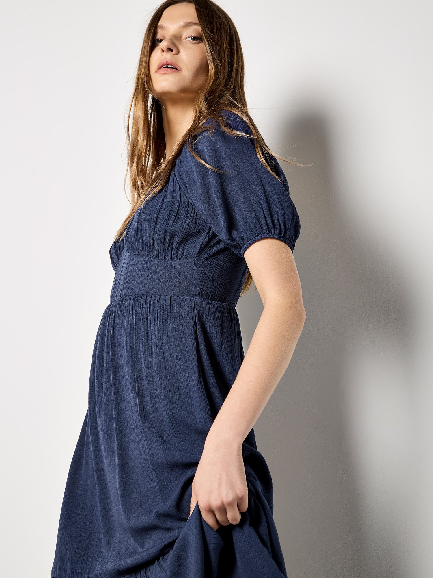 Apricot Maxikleid Maxikleid mit Stufenrock in Knitteroptik