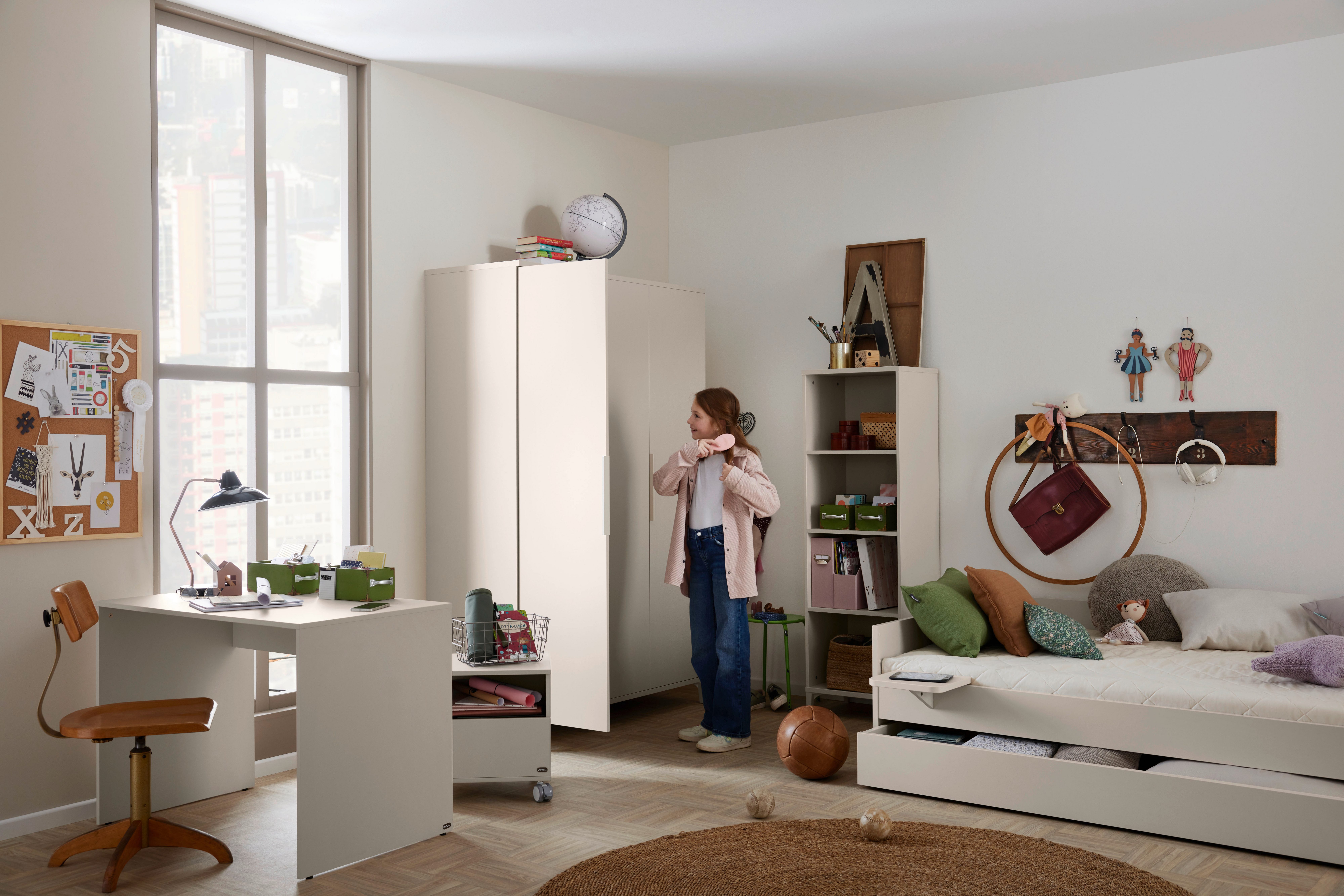 YUNY by PAIDI Schreibtisch SISTER LOU in Beige, Breite 100 cm, kratzfest und leicht zu reinigen, geprüfte Qualität