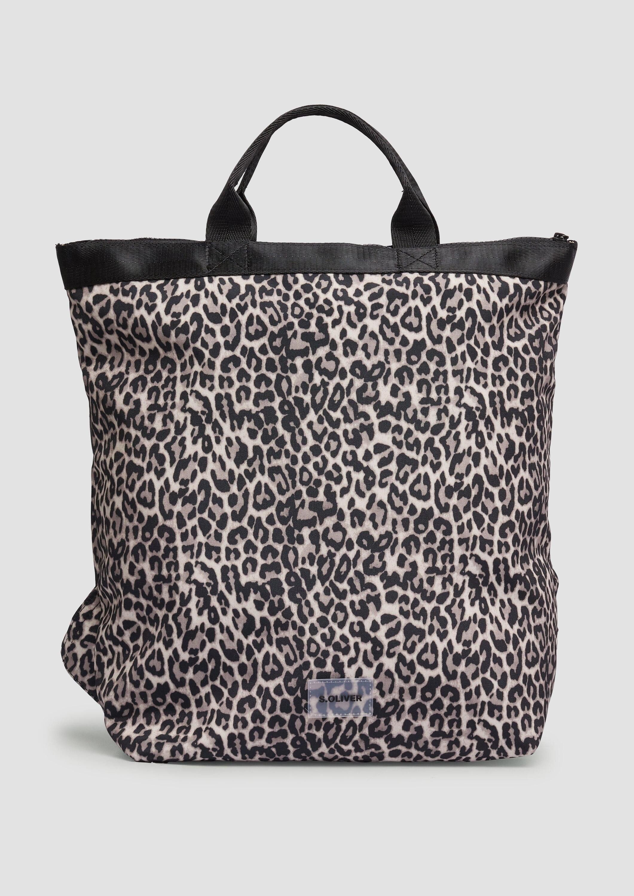s.Oliver Rucksack Tasche, Rucksack aus Nylon mit Animal-Muster und Label-Pa günstig online kaufen