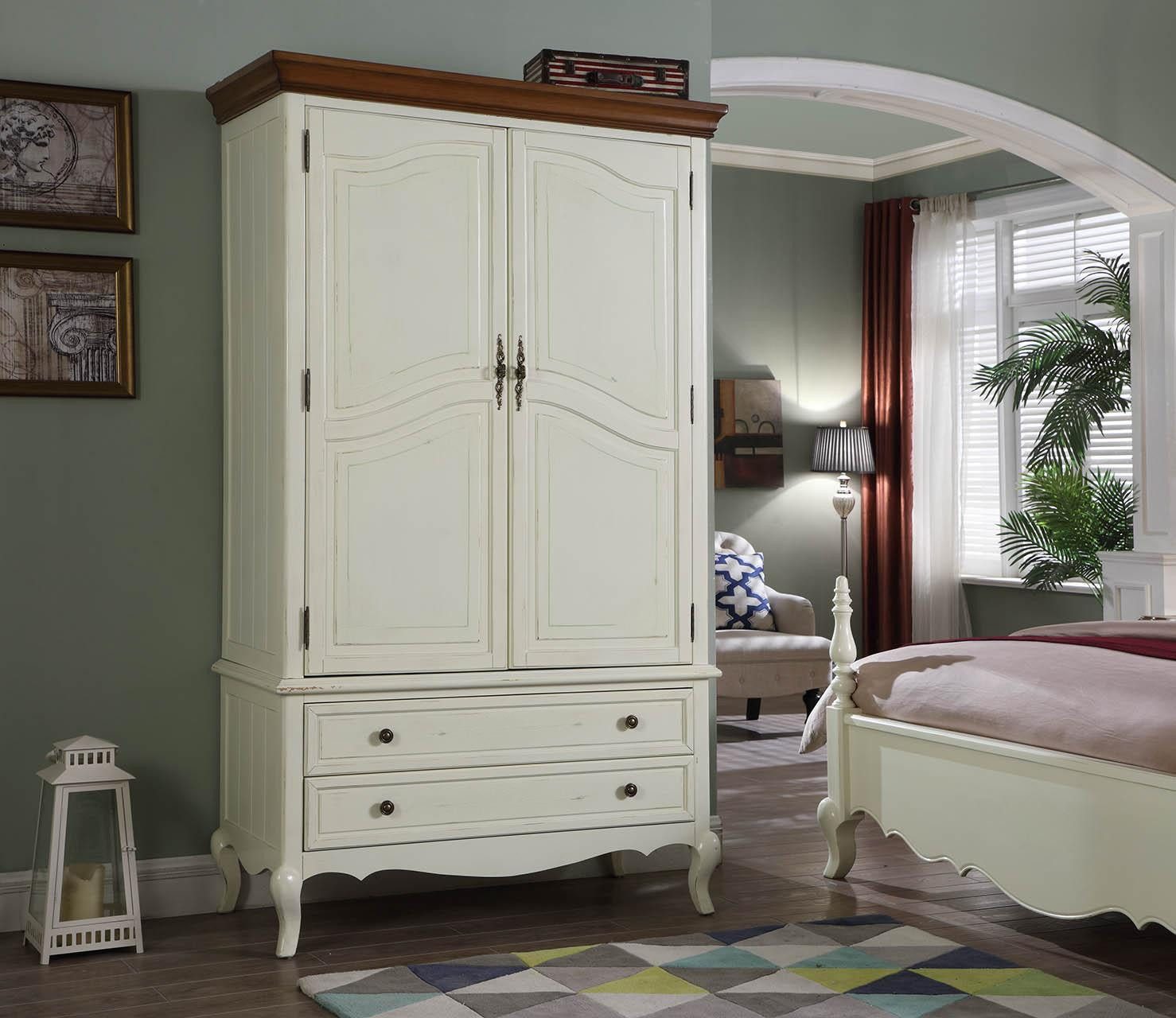 Kleiderschrank Schrank im Landhausstil für das Schlafzimmer in Weiß