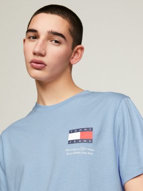 Tommy Jeans T-Shirt TJM SLIM ESSENTIAL FLAG TEE EXT mit Rundhalsausschnitt