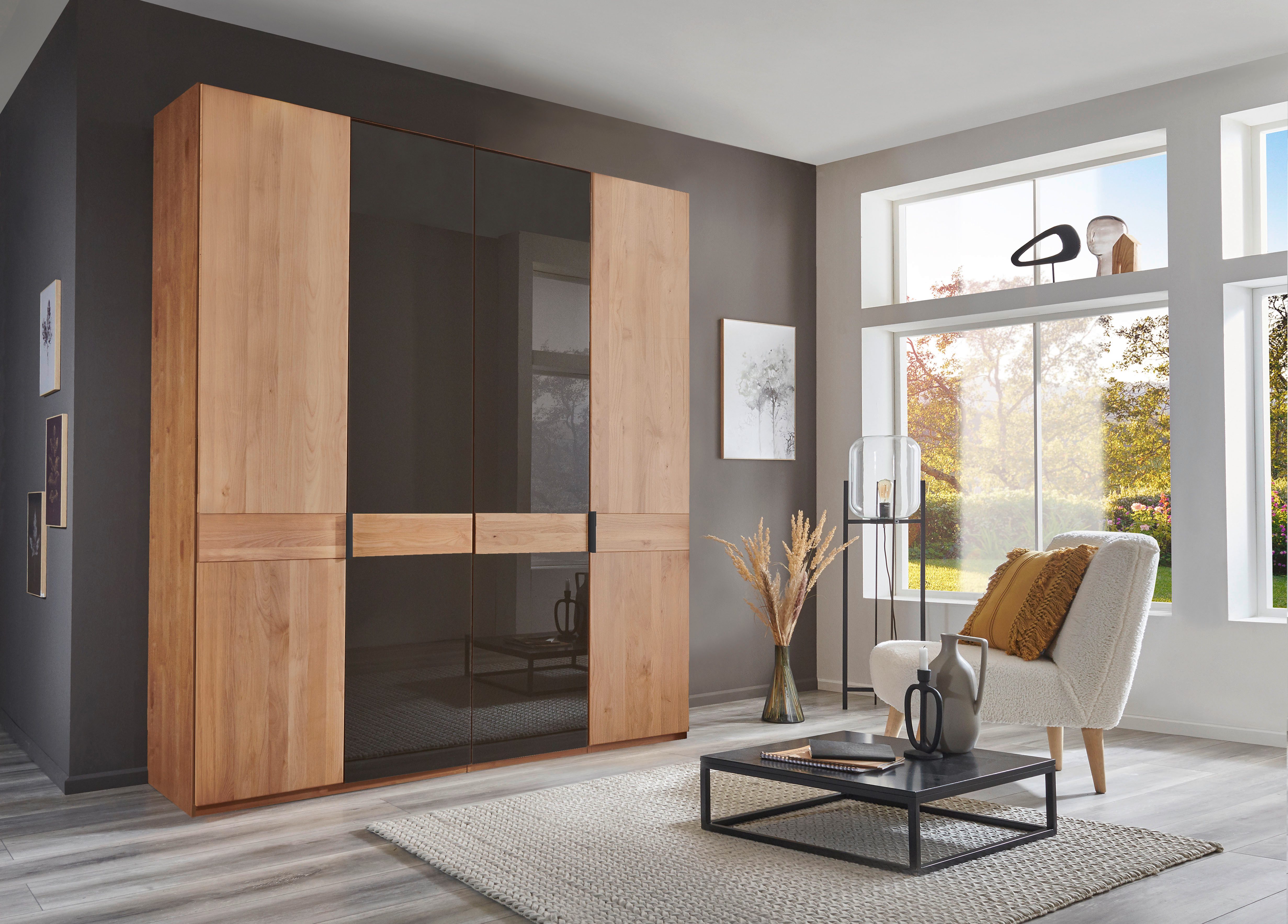 WIEMANN Kleiderschrank Cardiff, Massivholztüren in Kombination mit Glas- oder Spiegeltüren (4 Breiten, 2 Höhen 216/236cm auswählbar) hochwertiges Design in langlebiger Qualität, viel Stauraum