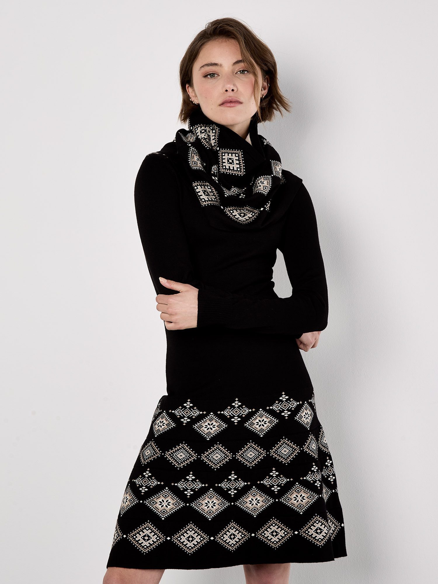 Apricot Strickkleid Minikleid (2-tlg) mit Routenmuster und Snood günstig online kaufen