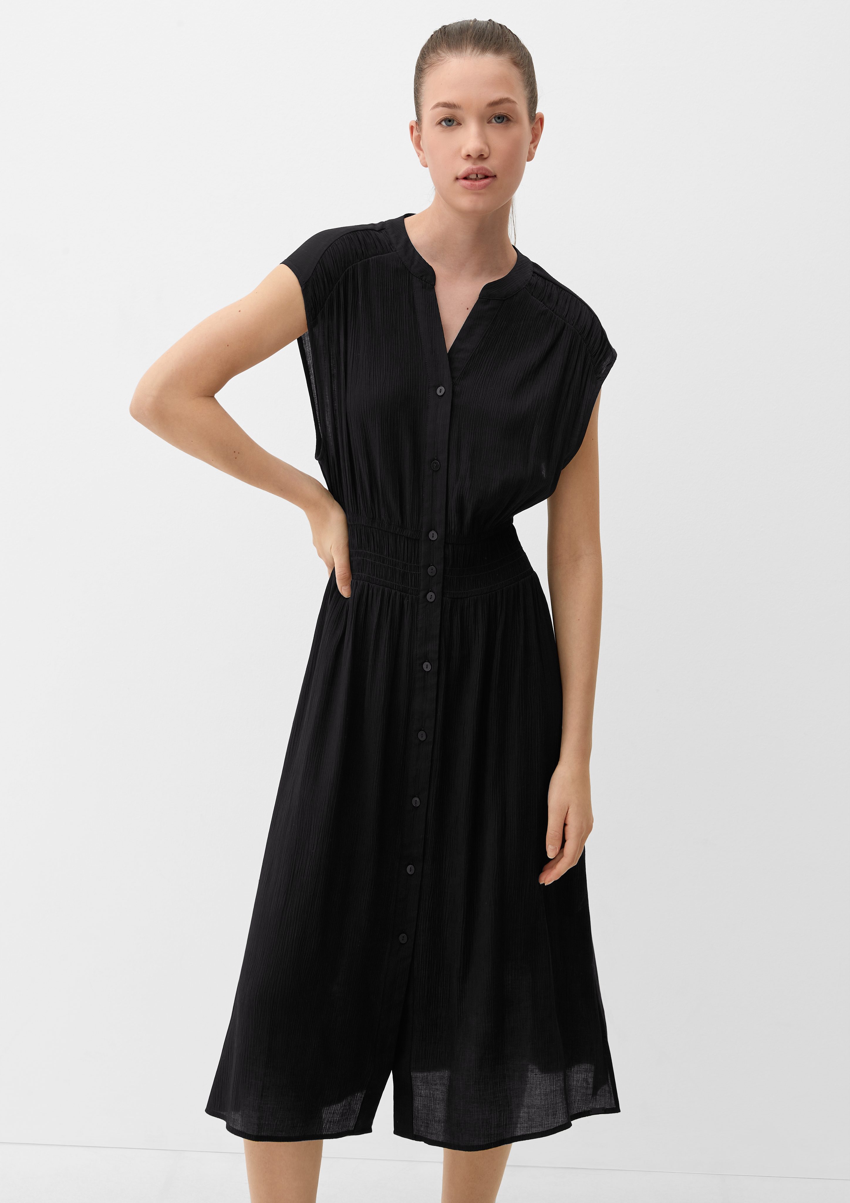 QS Minikleid Midi-Kleid aus Viskose-Crêpe Raffung, Smok-Detail