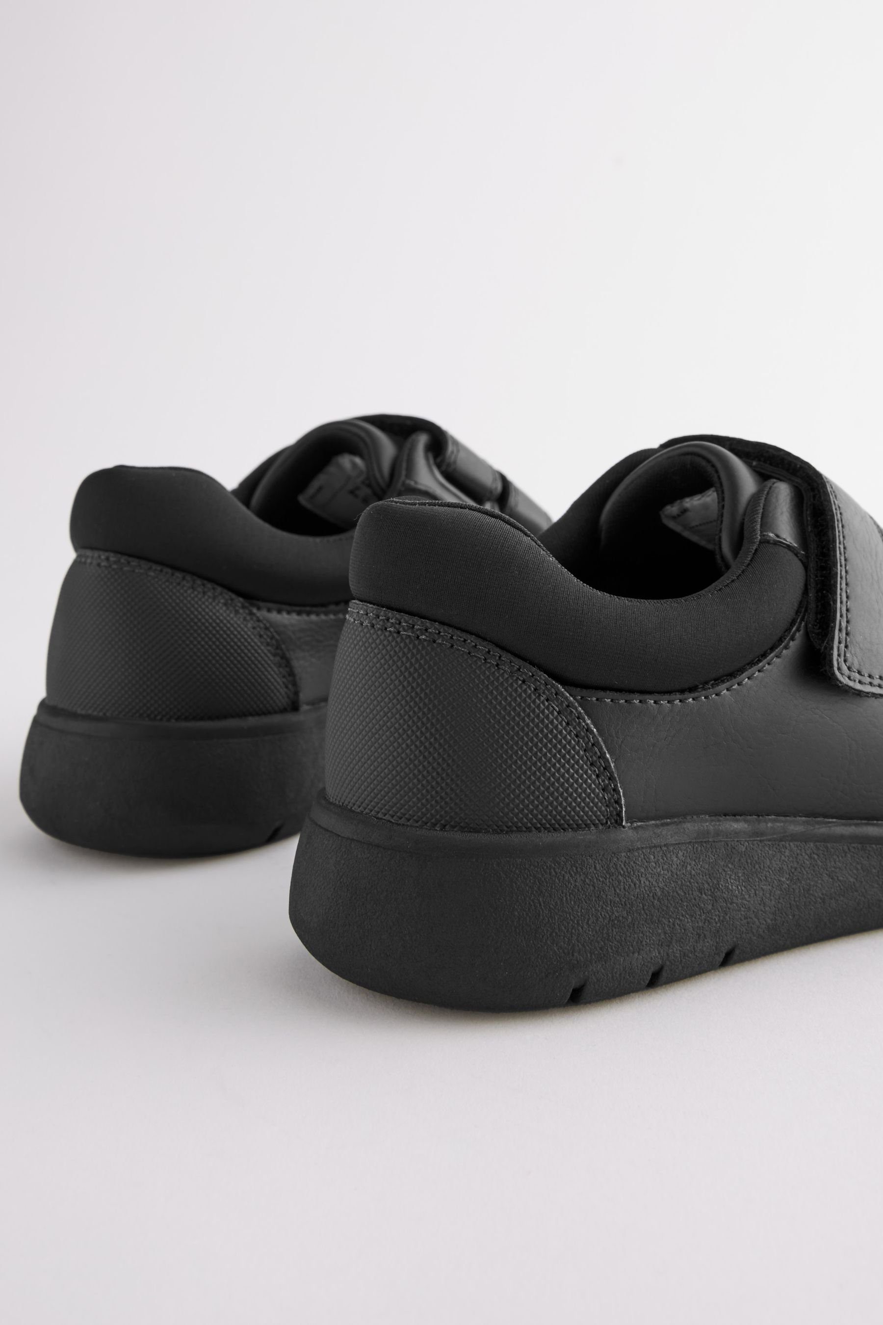 Next Schuhe (1-tlg) und Klettschuh Riemen mit Klettverschluss