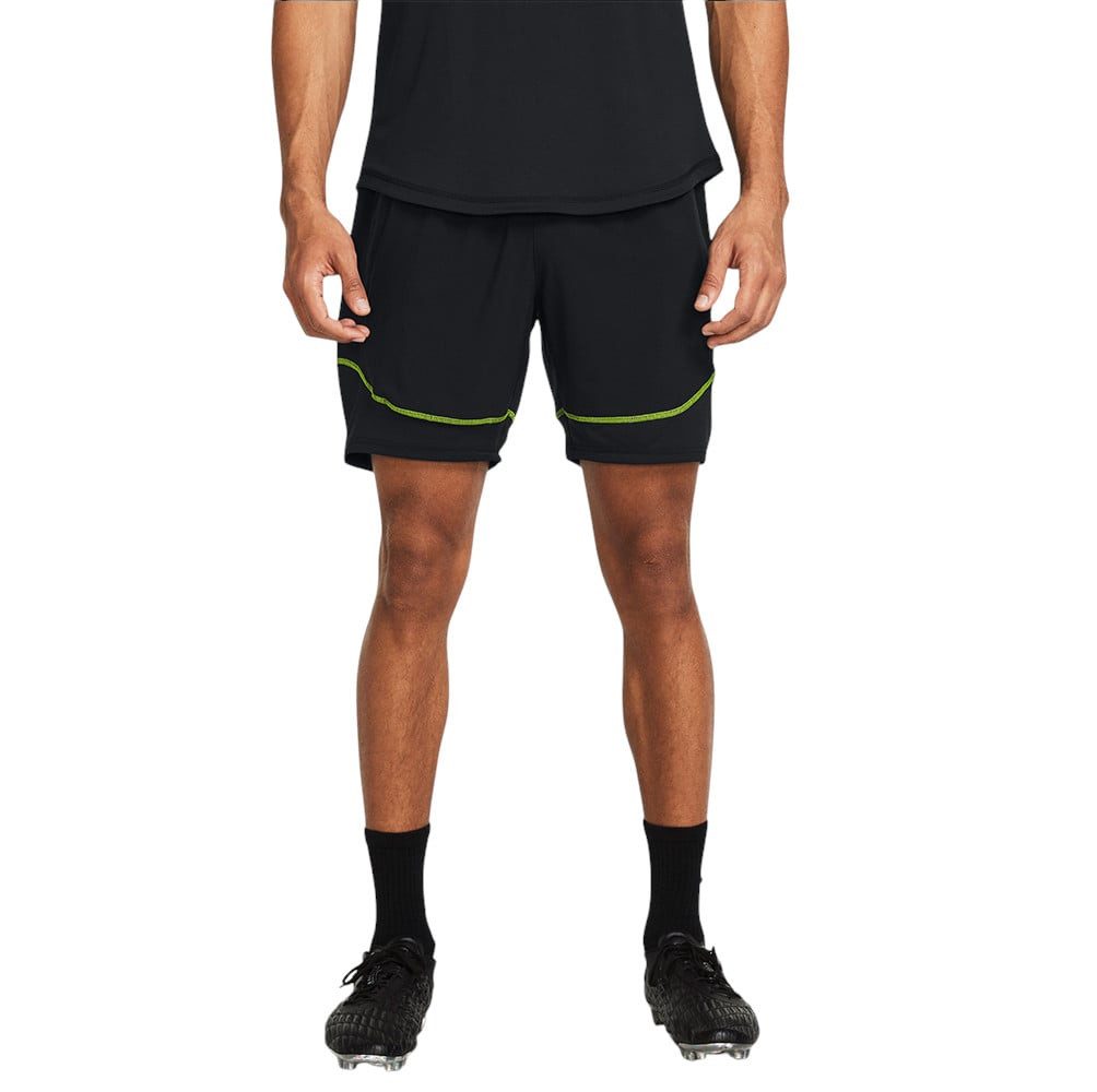 Under Armour® Trainingshose Challenger Pro (100% Polyester, schnelltrocknend) kurz schwarz Herren