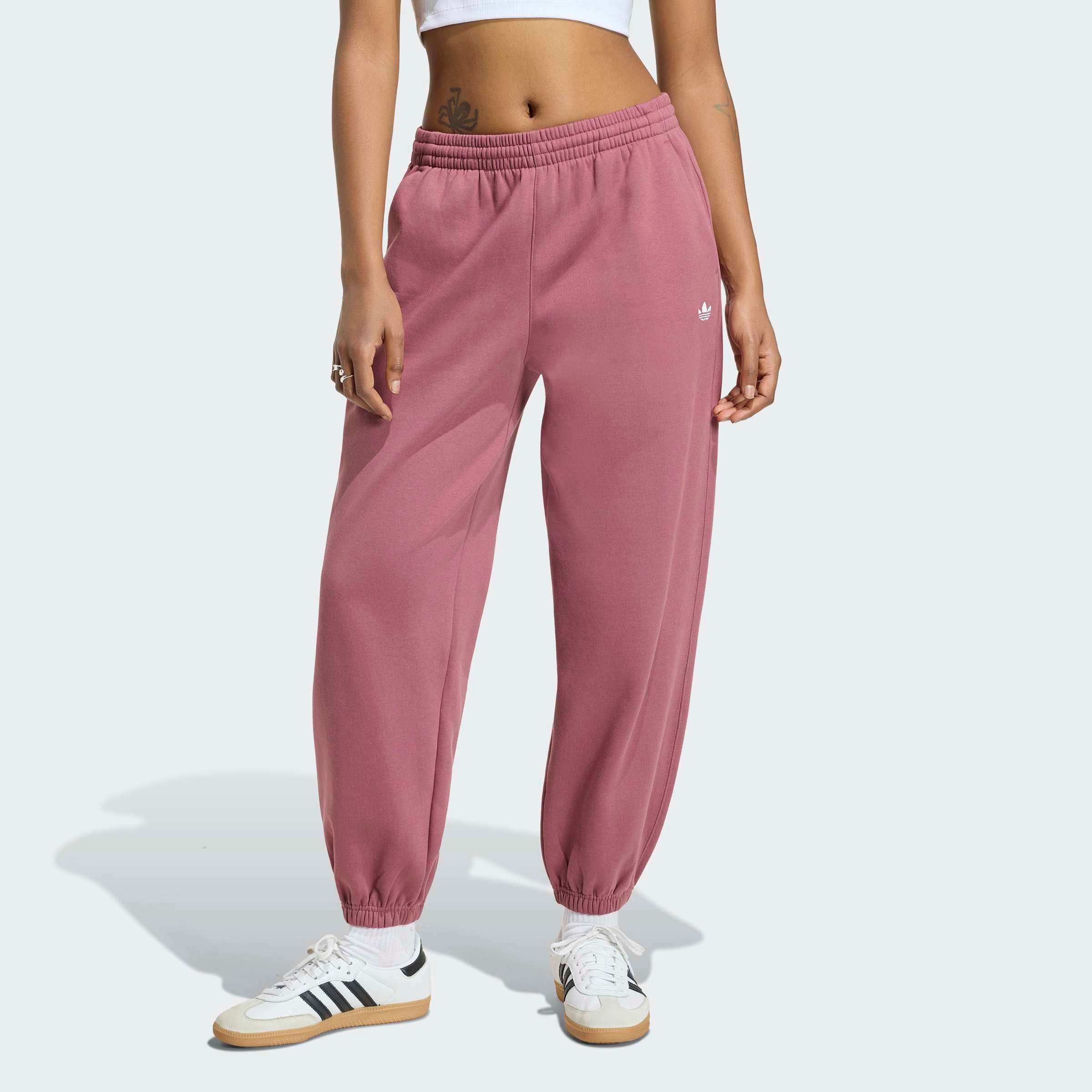 adidas Originals Sporthose ESSENTIALS, LOCKERE PASSFORM mit Gummizug, für Erwachsene, aus Baumwolle, normale Weite. € 54,99