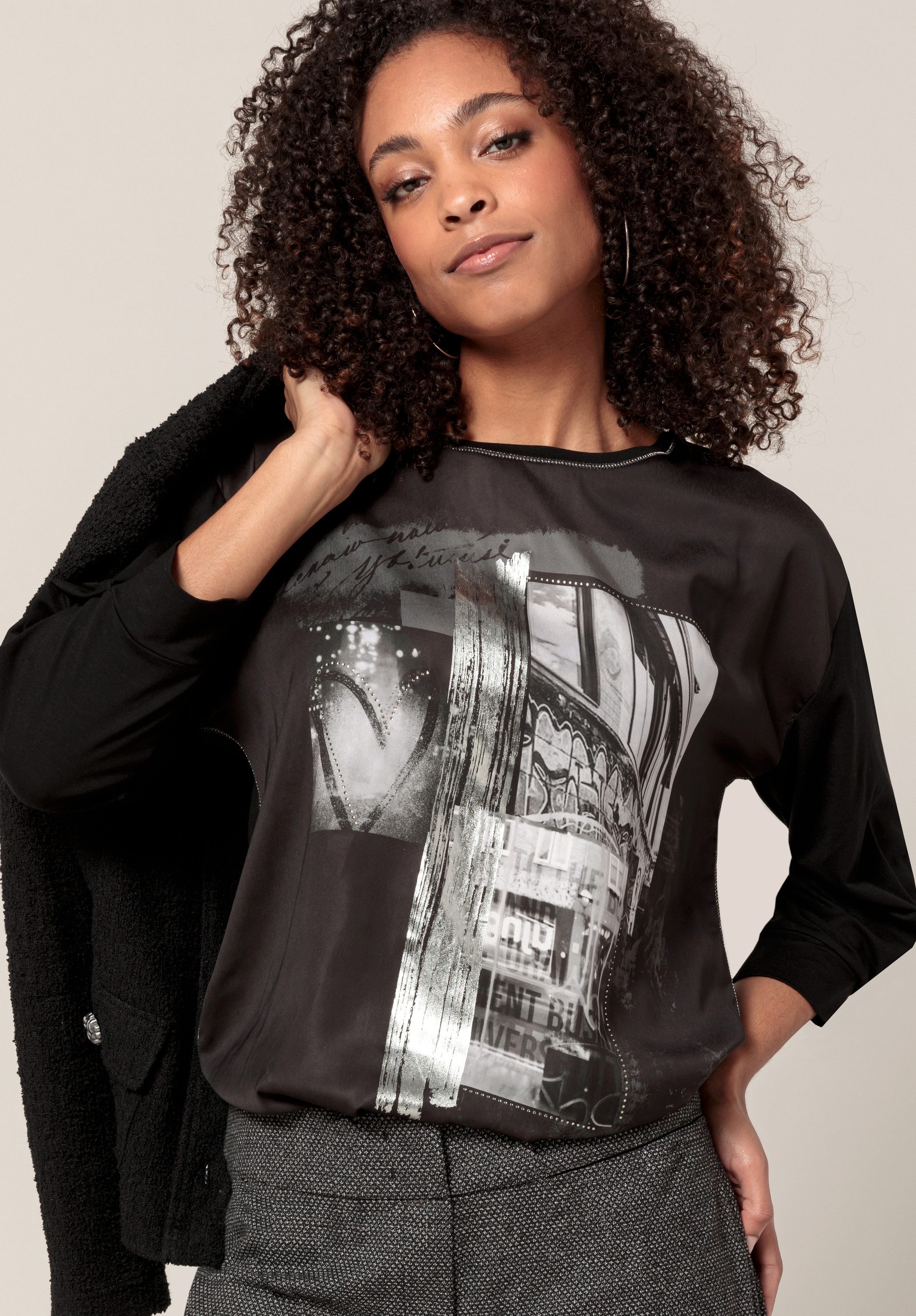 bianca Blusenshirt KAREEN mit Frontmotiv und günstig online kaufen