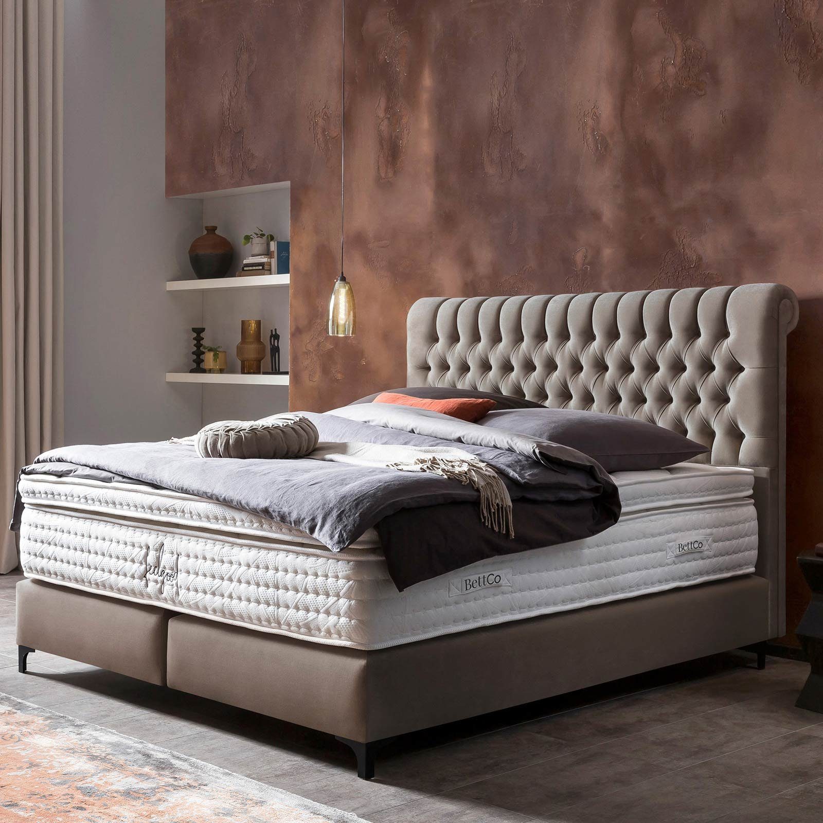 BettCo Boxspringbett Chester (in Taupe Velours, günstig online kaufen