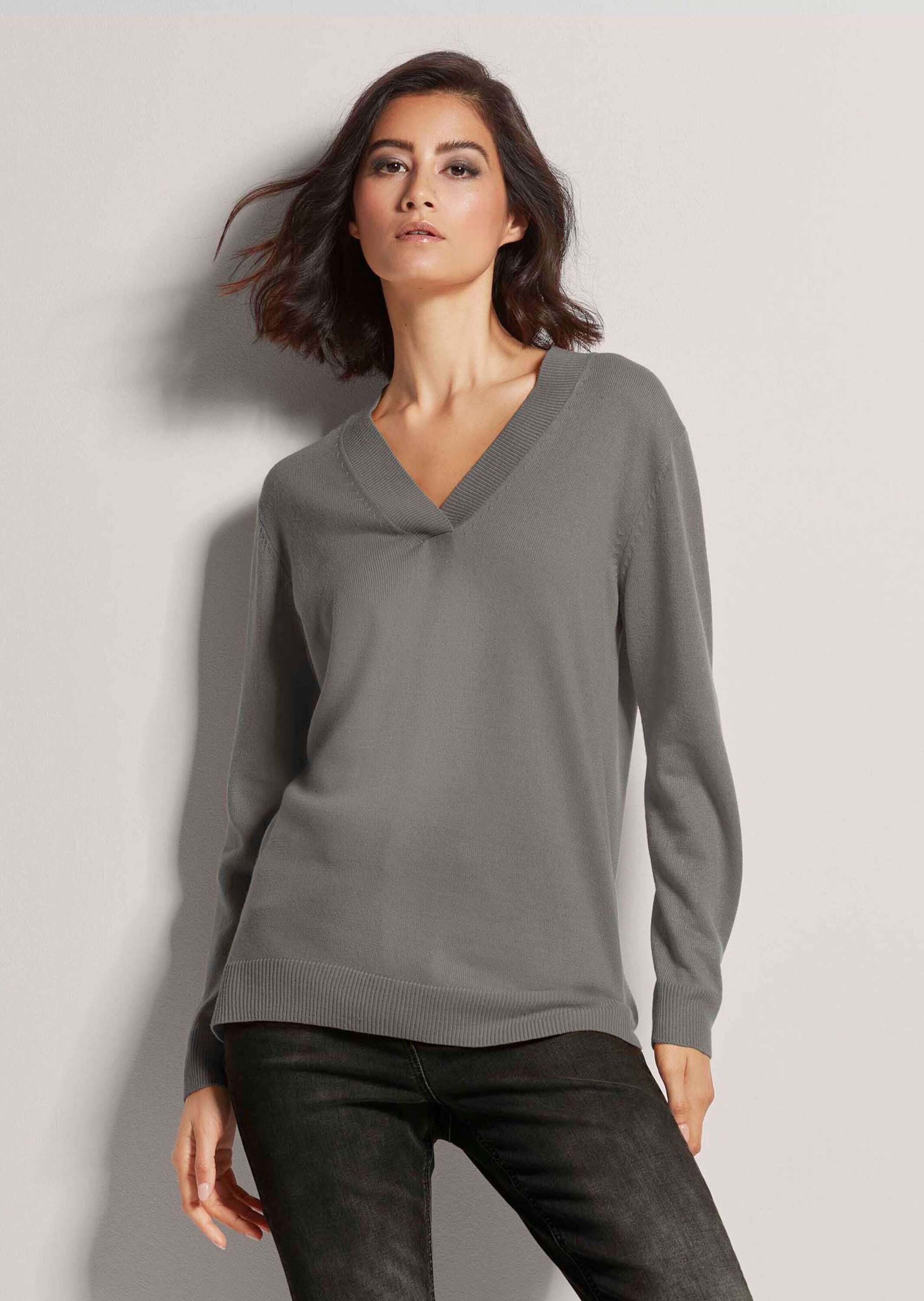 MADELEINE Strickpullover Glattstrick-Pullover mit V-Ausschnitt