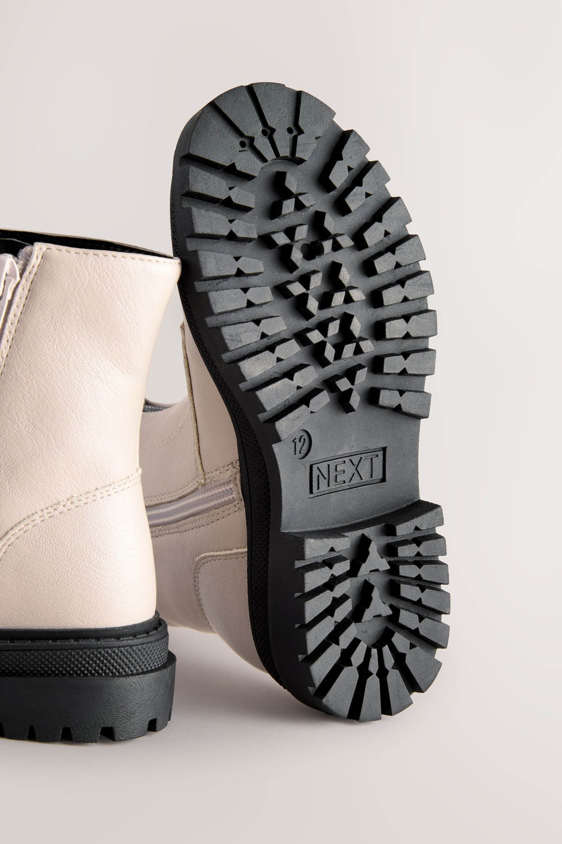 Next Stiefeletten mit RV vorne, weite Passform Stiefelette (1-tlg)