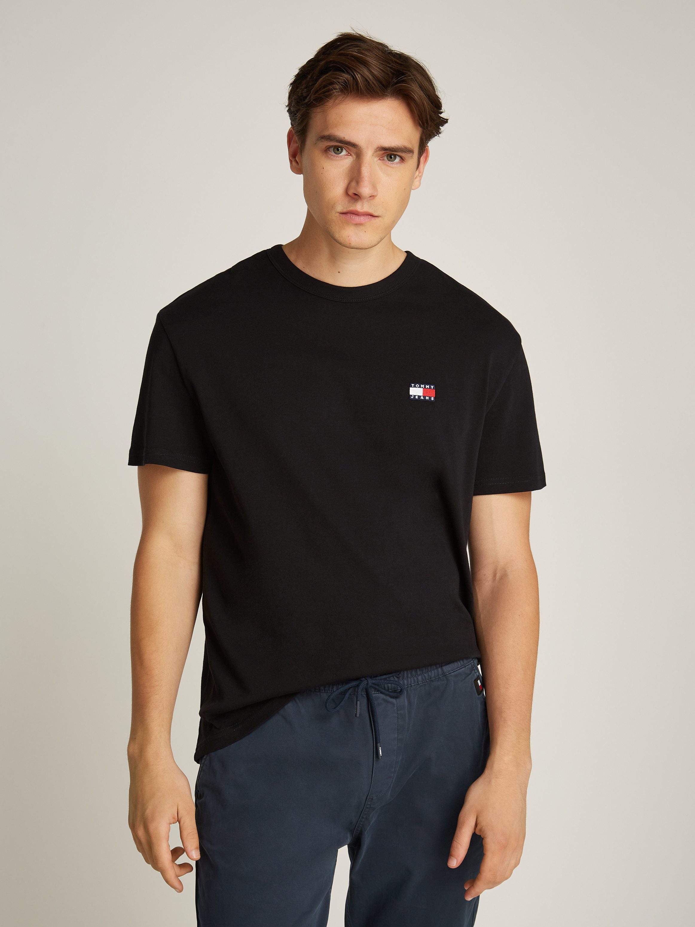 Tommy Jeans T-Shirt TJM REG BADGE TEE EXT mit Logostickerei günstig online kaufen