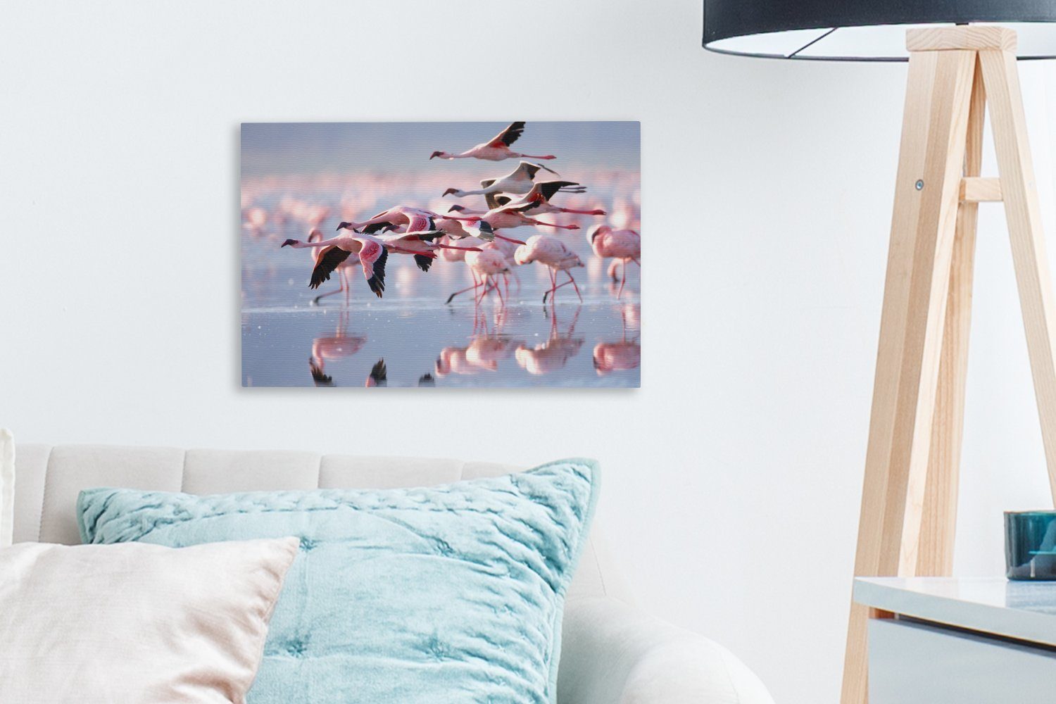 OneMillionCanvasses® Leinwandbild Rosa Flamingos Wasser, 30x20 Leinwandbilder, dem (1 Wanddeko, cm Wandbild auf St), Aufhängefertig